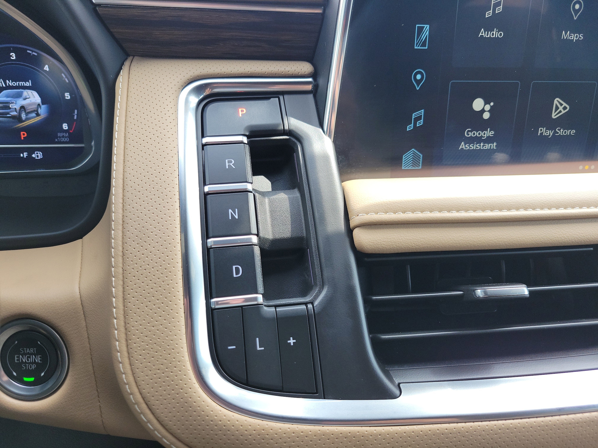 2024 Chevrolet Suburban Premier - Photo 25