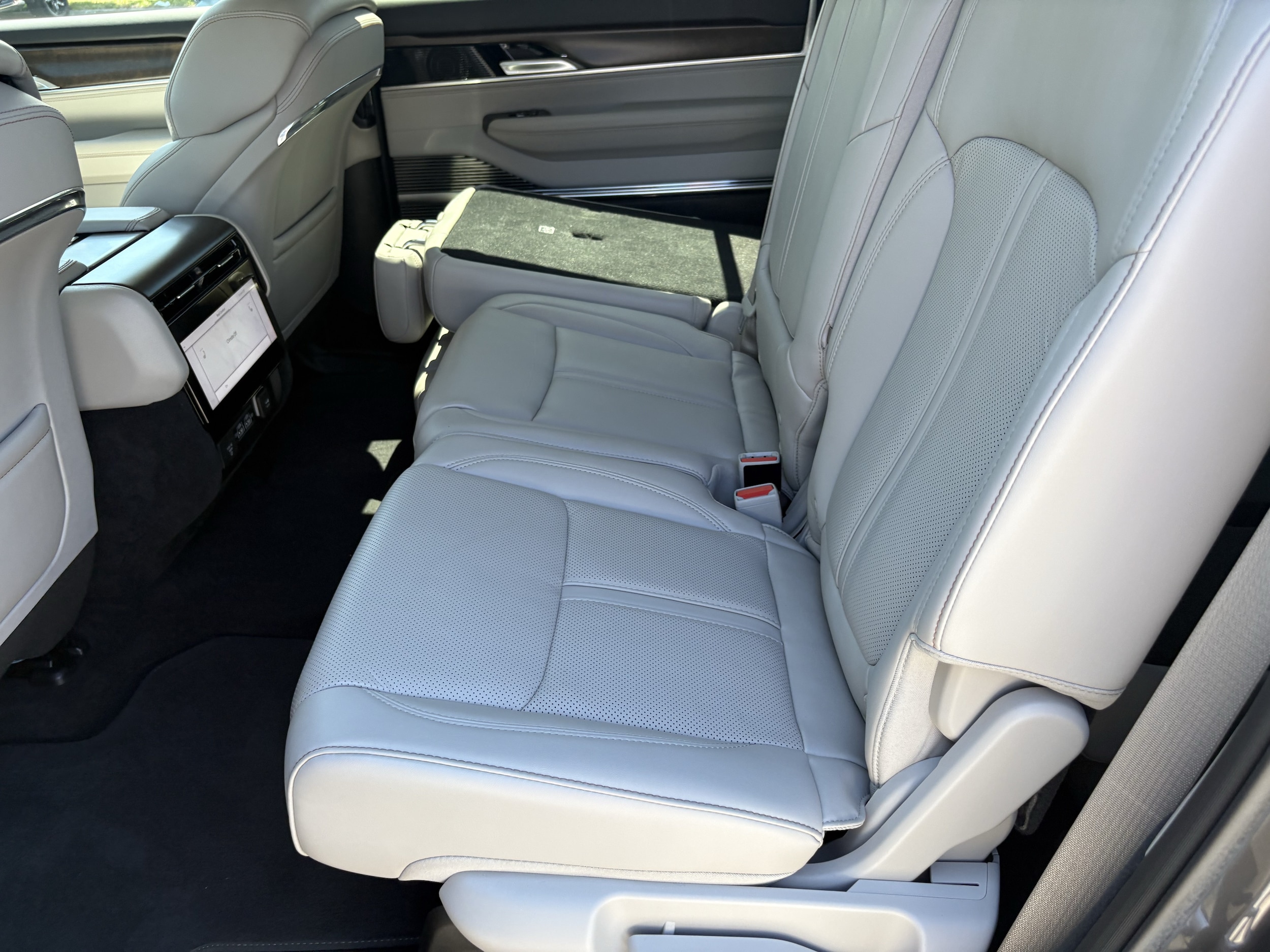 2023 Jeep Grand Wagoneer Series I - Photo 8