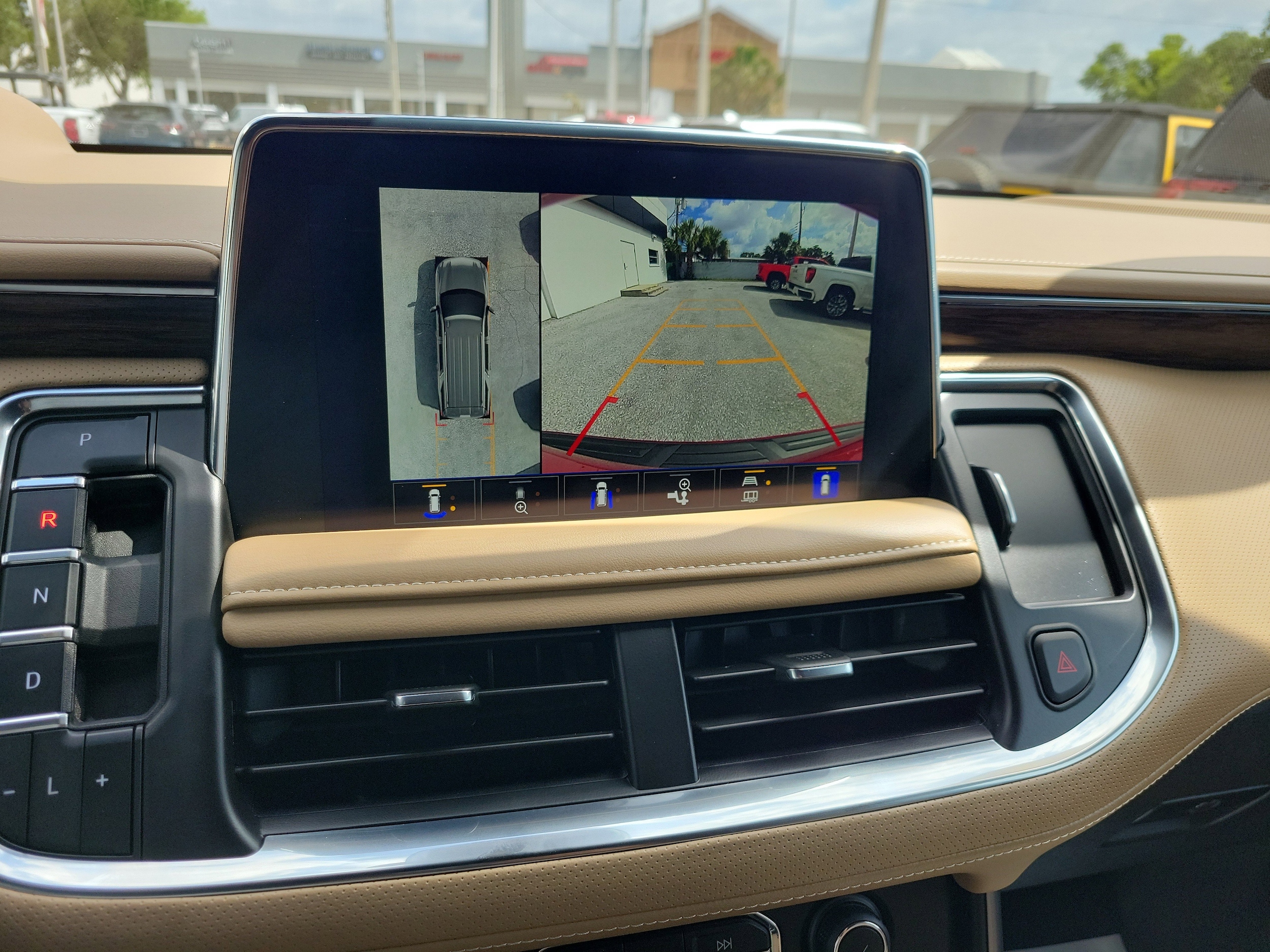 2024 Chevrolet Suburban Premier - Photo 20