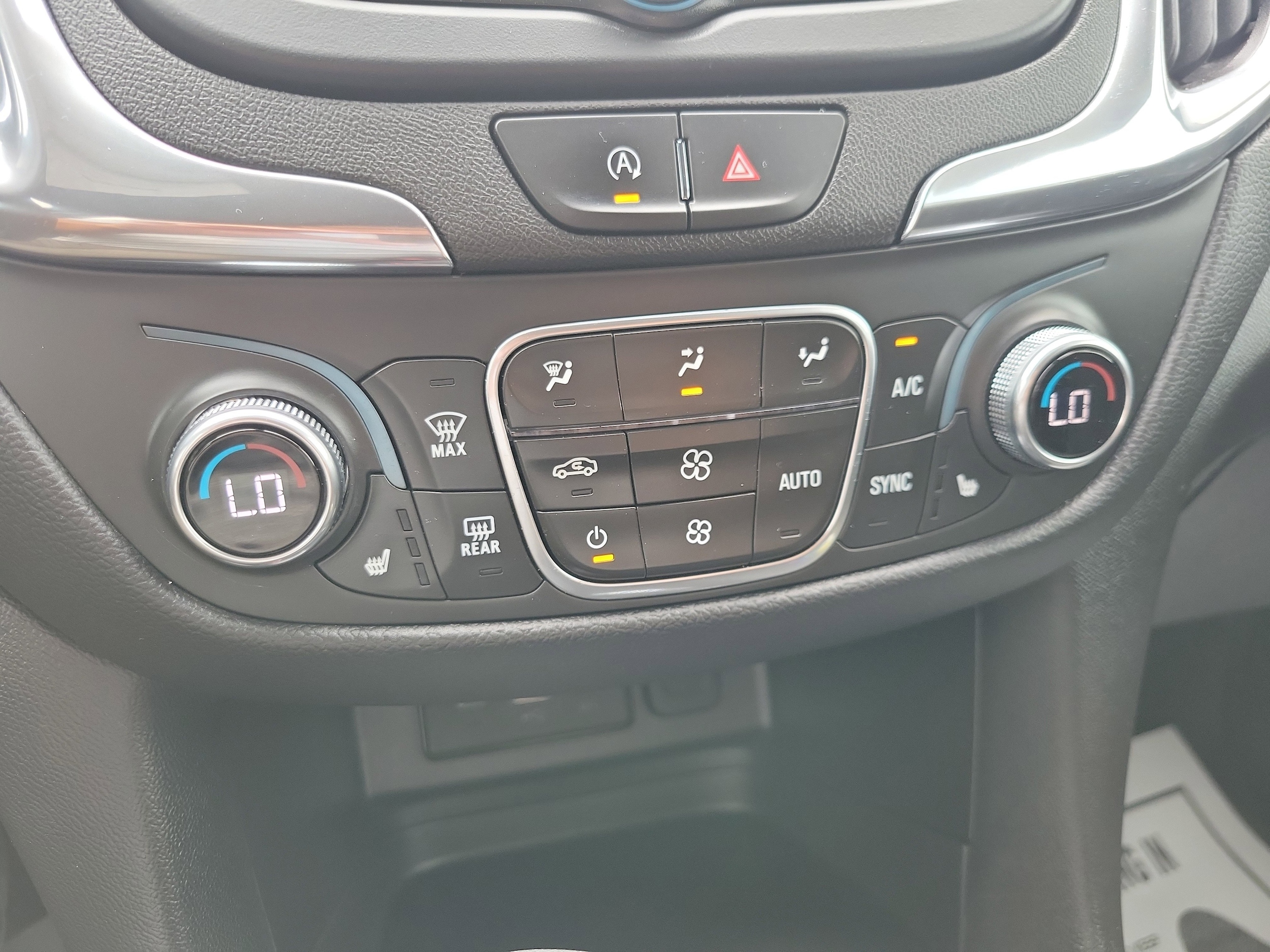 2024 Chevrolet Equinox LT - Photo 23