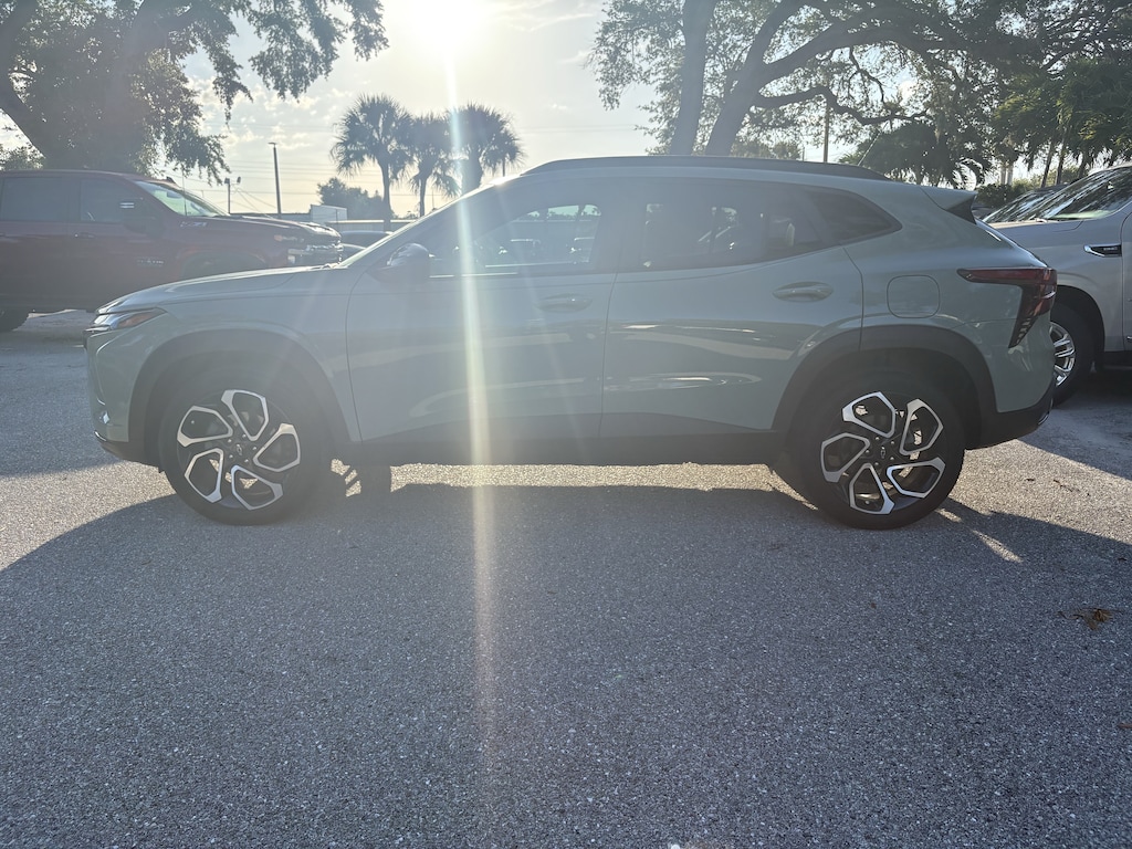 Used 2024 Chevrolet Trax 2RS SUV