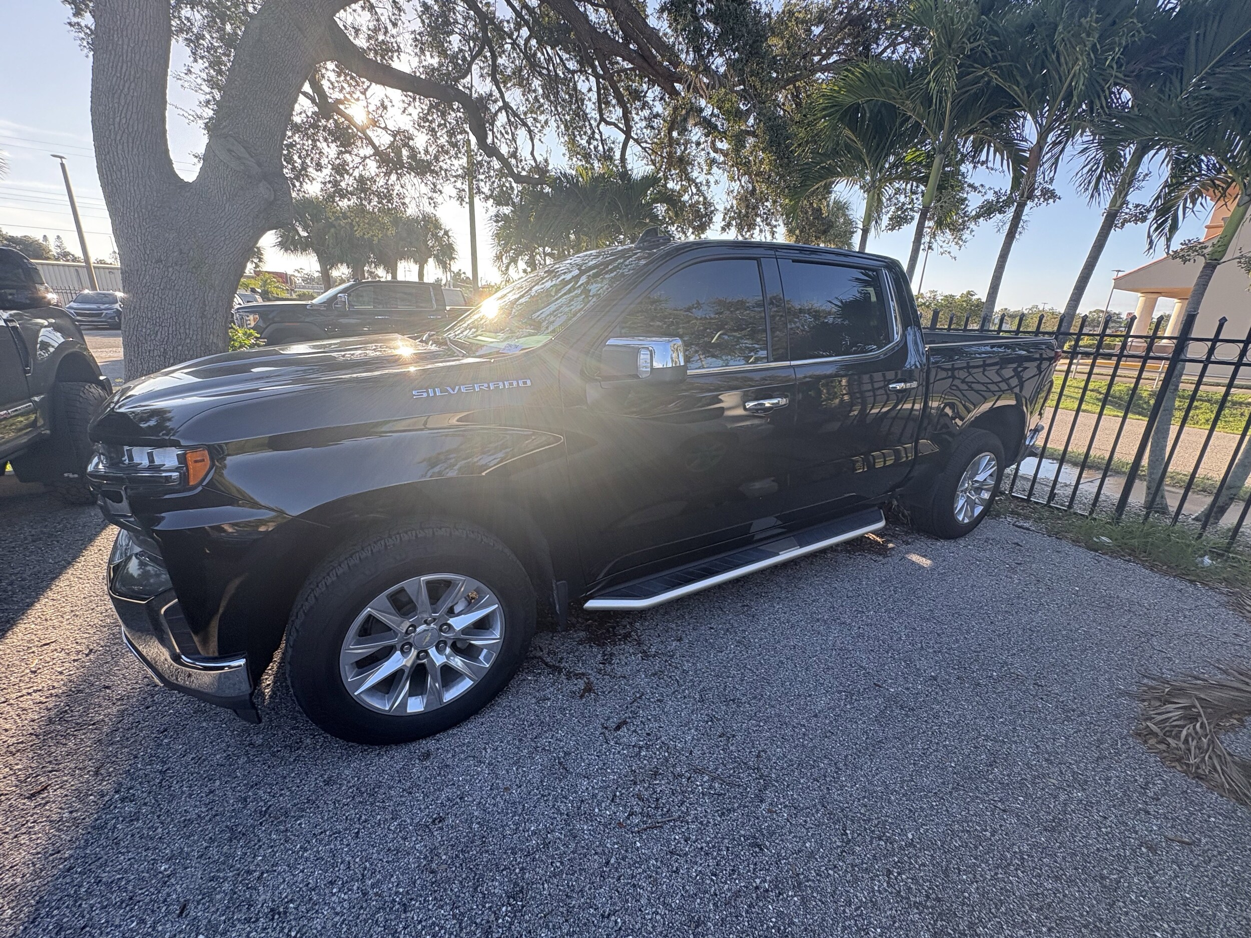 2020 Chevrolet Silverado 1500 LTZ photo 3