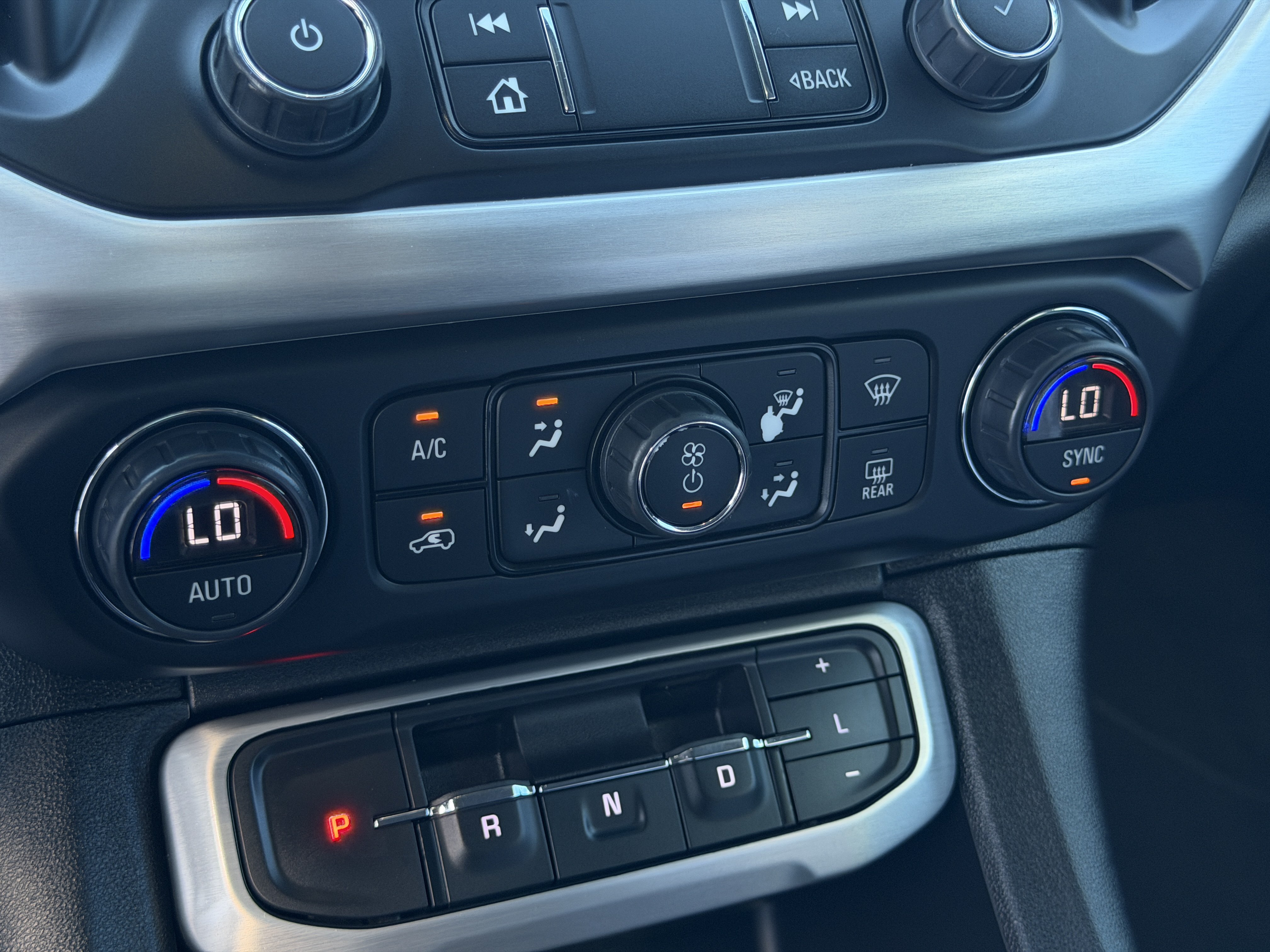 2022 GMC Acadia SLT - Photo 25