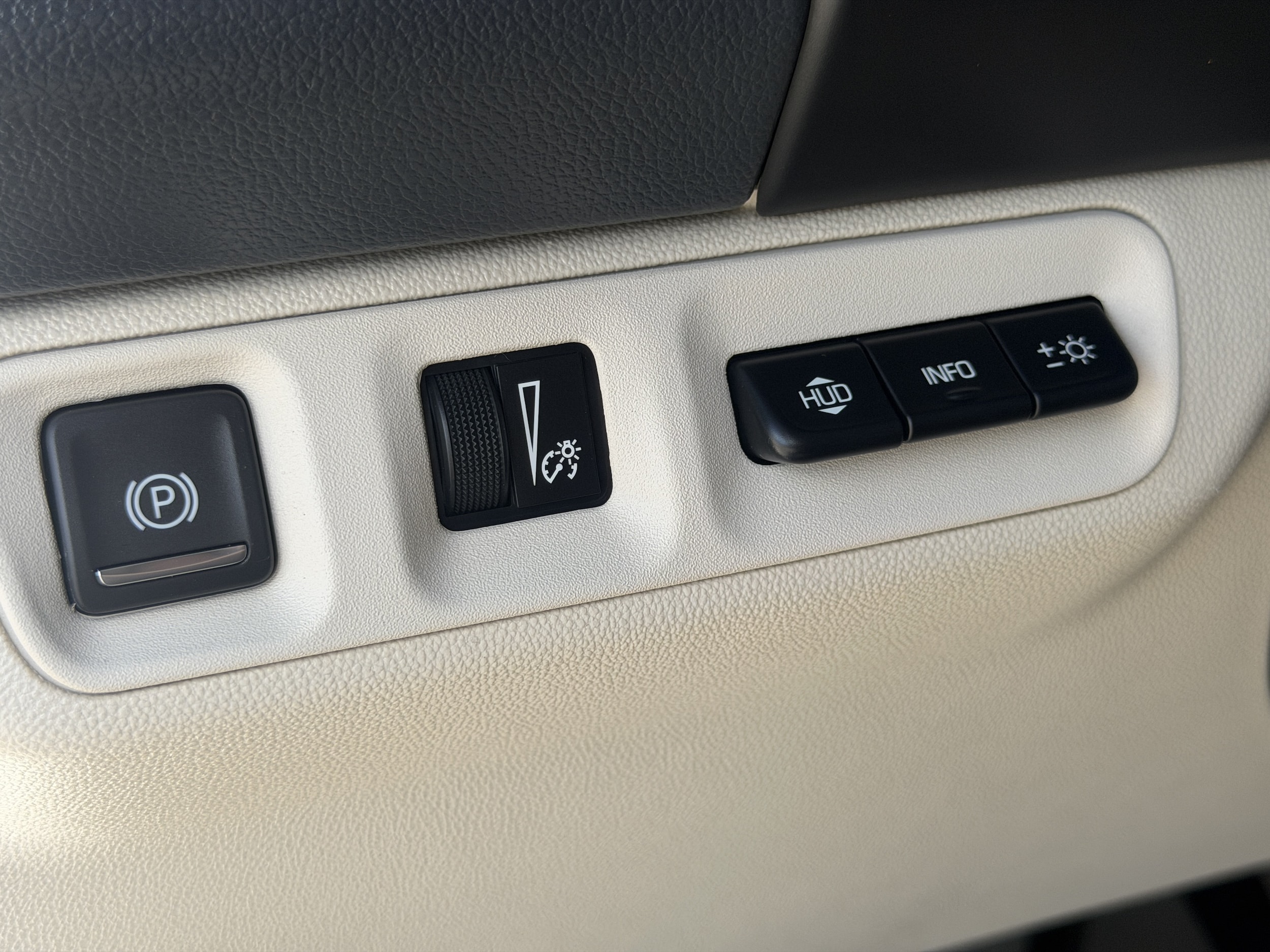 2023 GMC Acadia Denali - Photo 32
