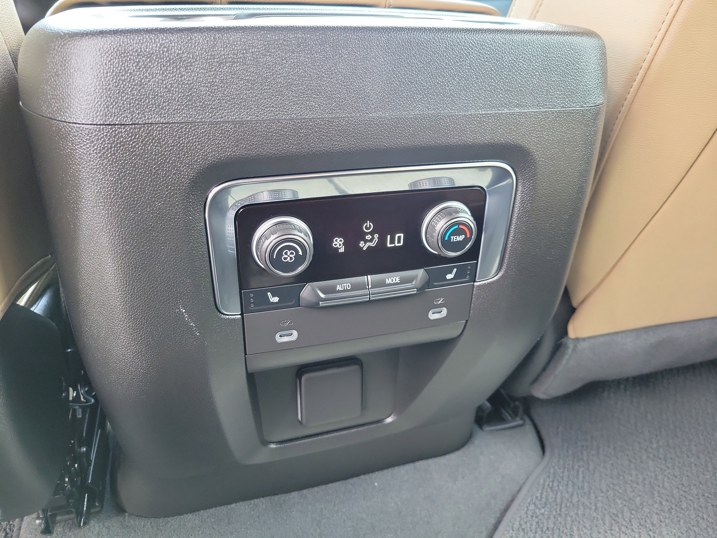 2024 Chevrolet Suburban Premier - Photo 15