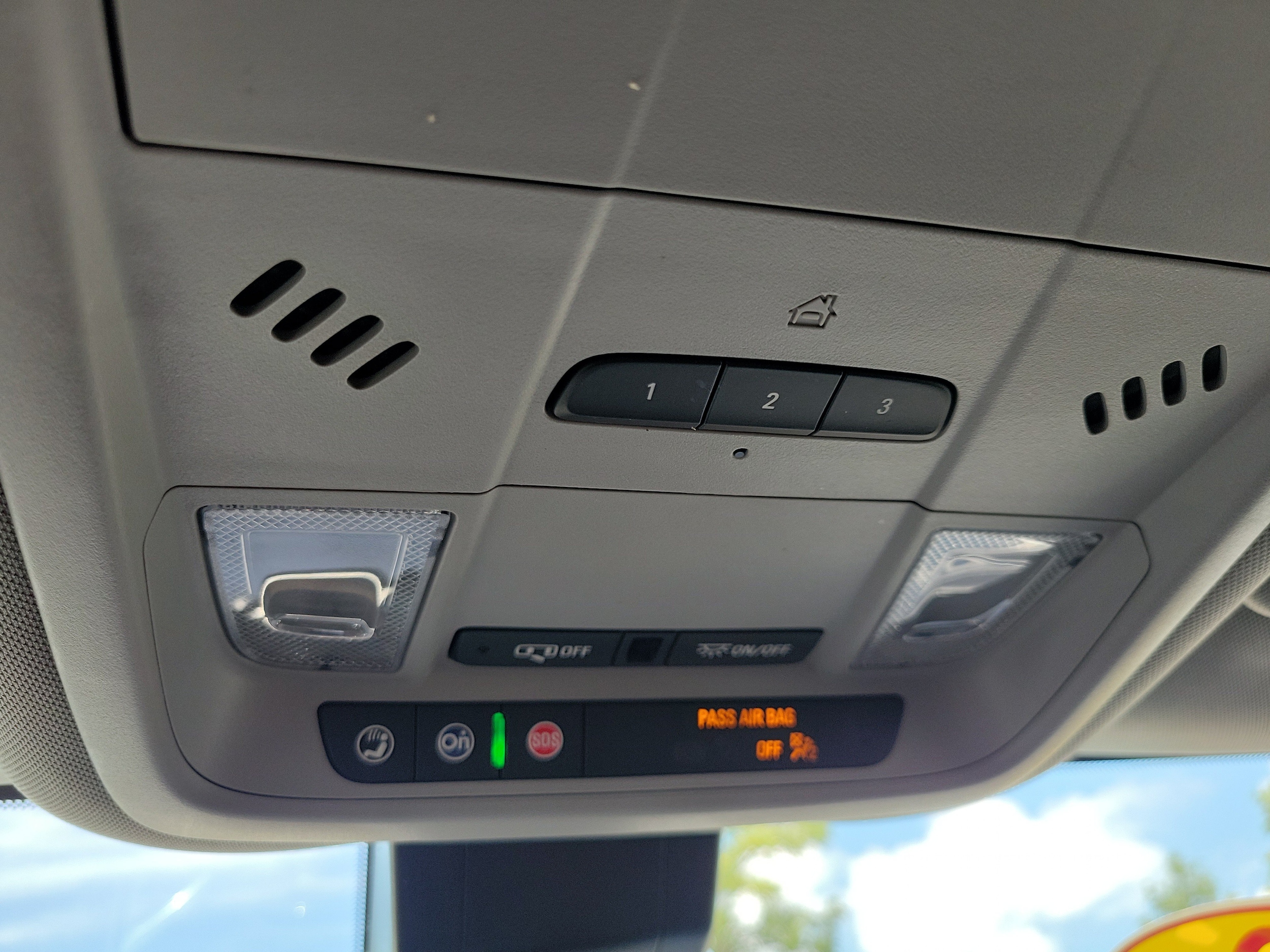 2023 Chevrolet Equinox Premier - Photo 18