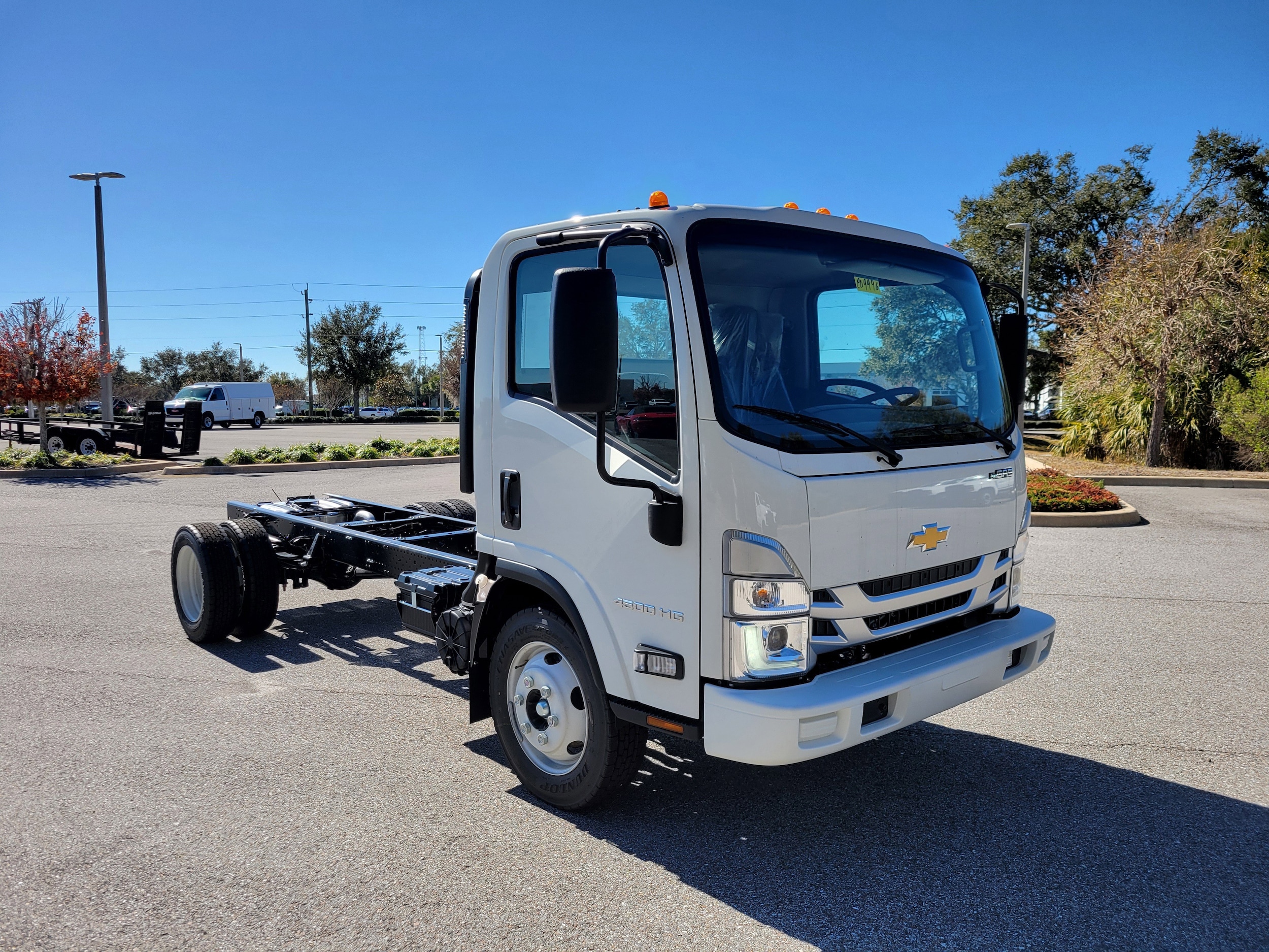 2026 Chevrolet Low Cab Forward 4500 Gas 176" WB Regular Cab's photo