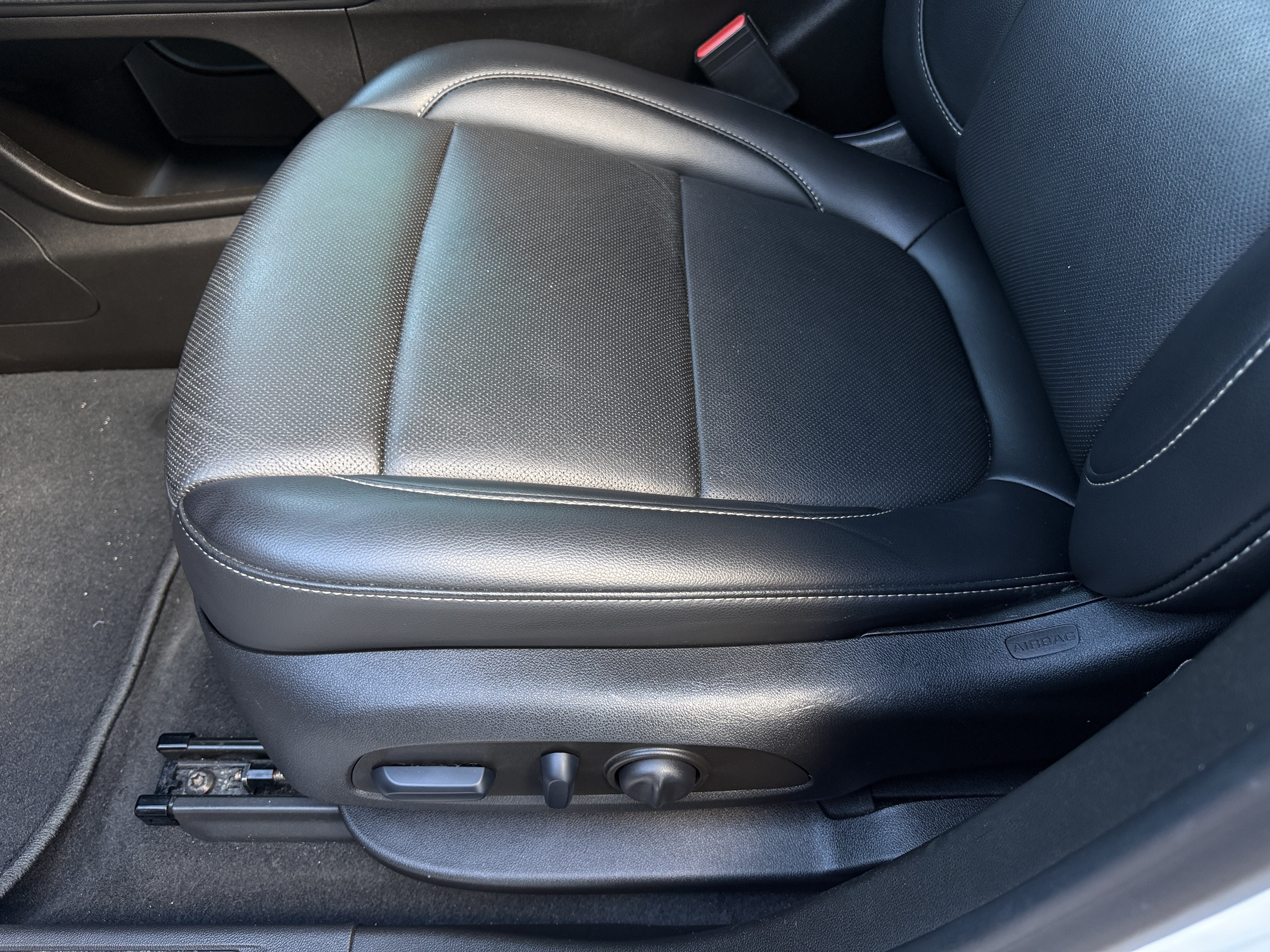 2022 GMC Acadia SLT - Photo 21