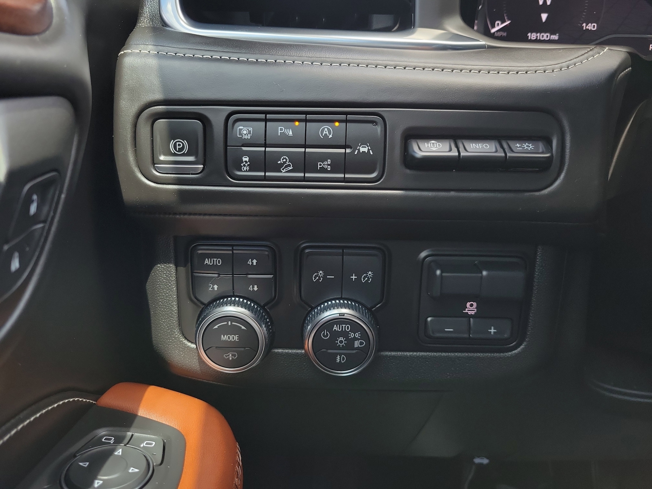 2023 GMC Yukon Denali Ultimate - Photo 27