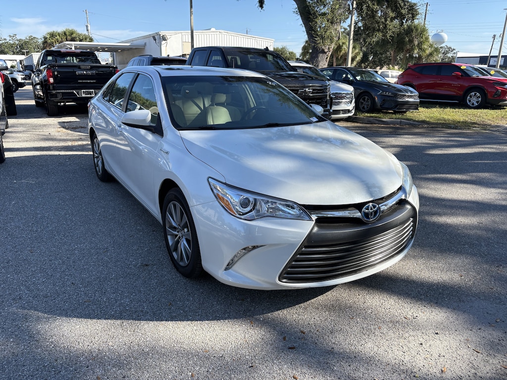 Used 2017 Toyota Camry Hybrid LE