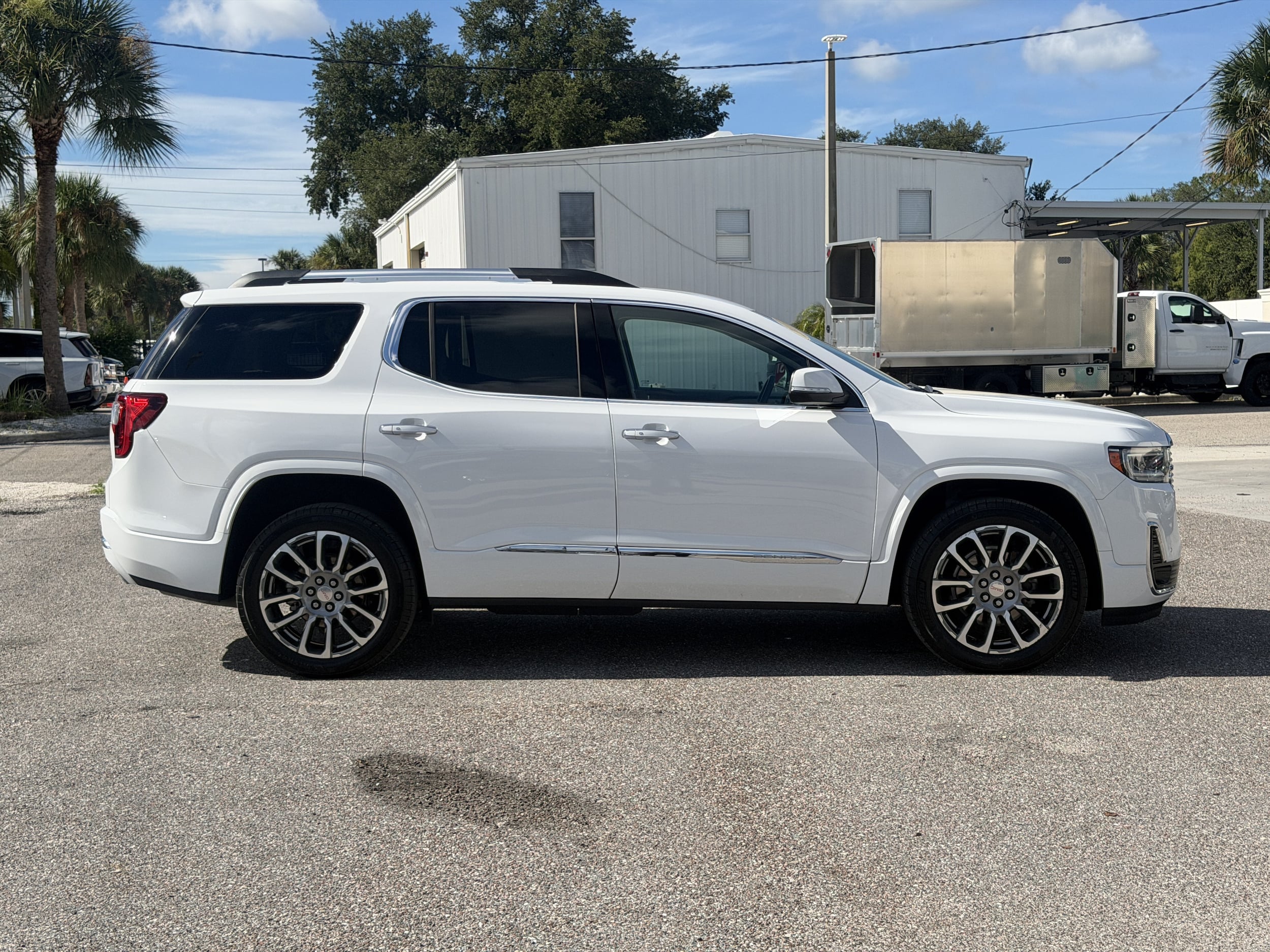 2023 GMC Acadia Denali - Photo 8