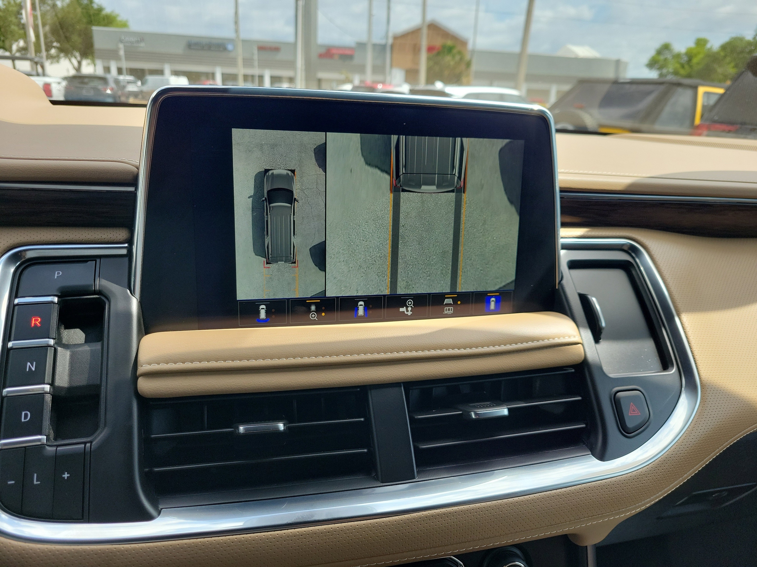 2024 Chevrolet Suburban Premier - Photo 21