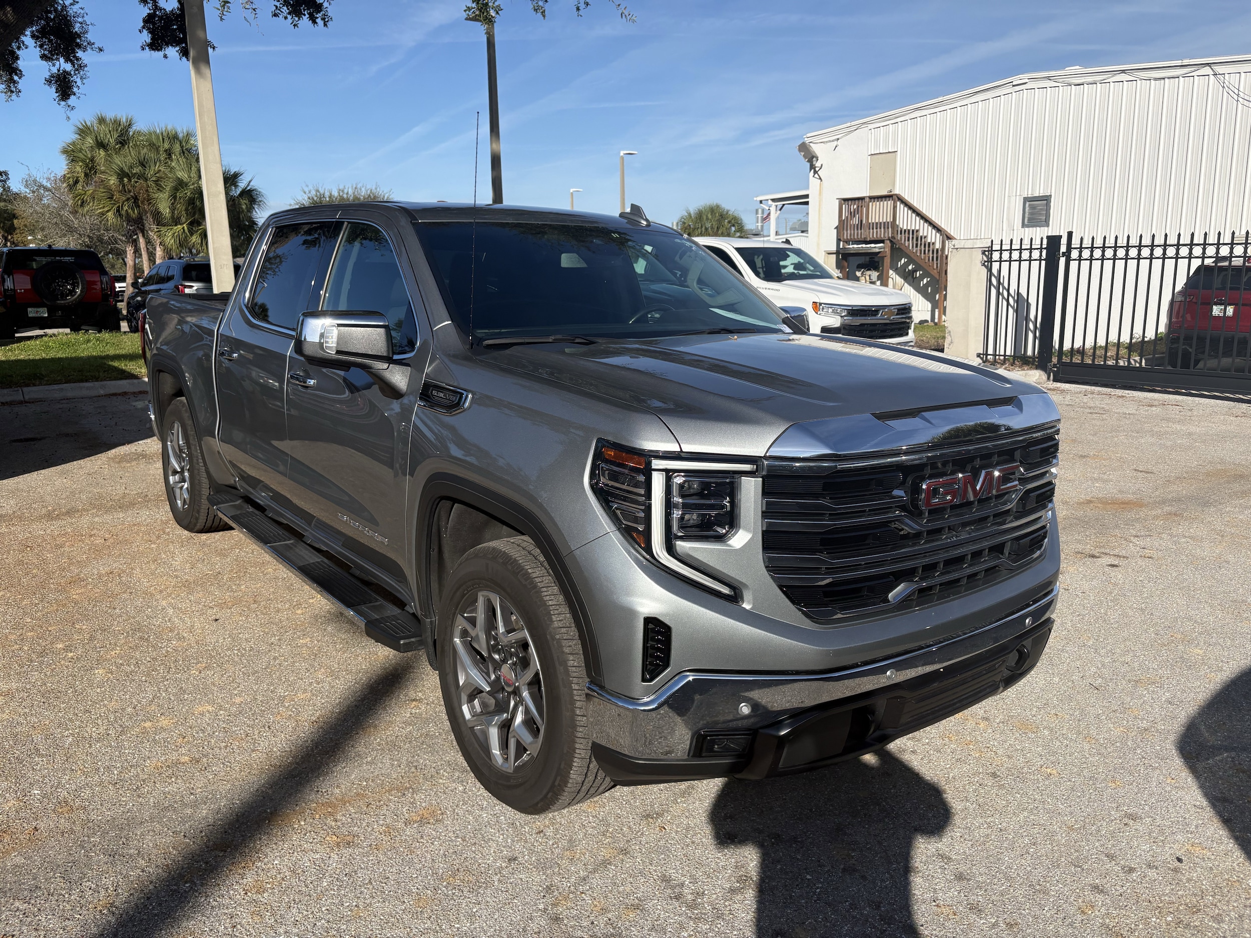 2023 GMC Sierra 1500 SLT's photo