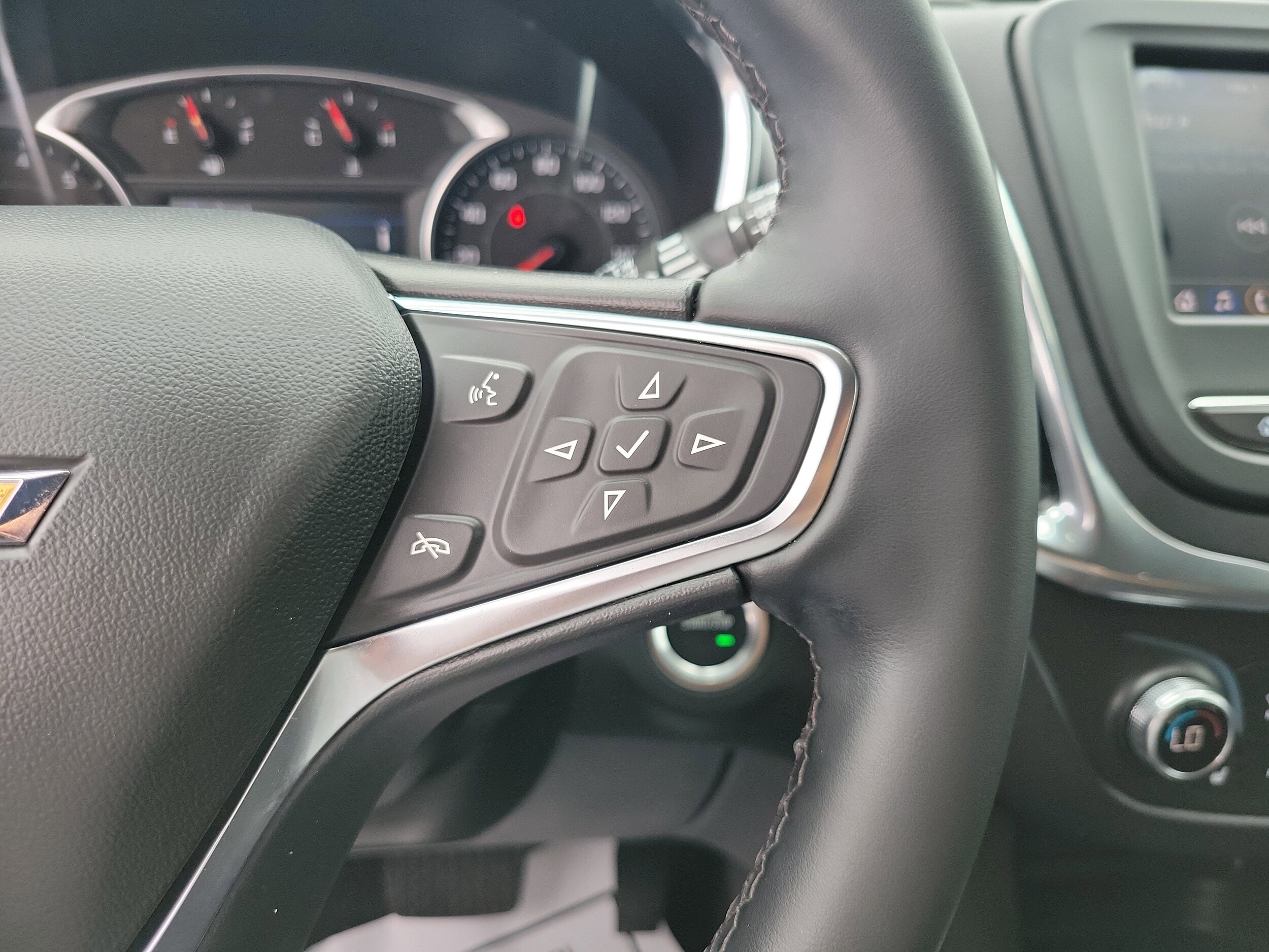 2024 Chevrolet Equinox LT - Photo 27