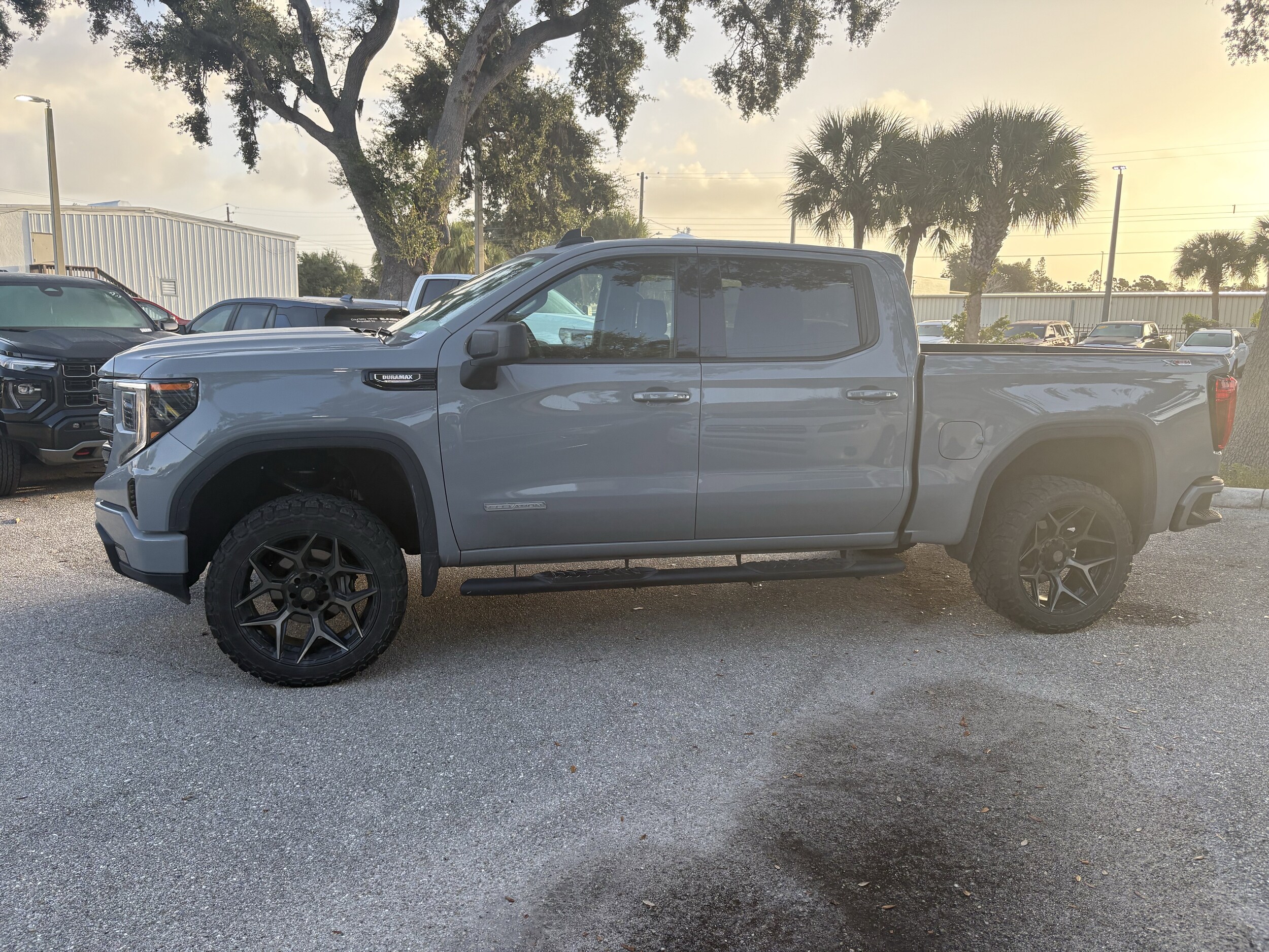 2024 Gmc Sierra 1500 Elevation photo 4