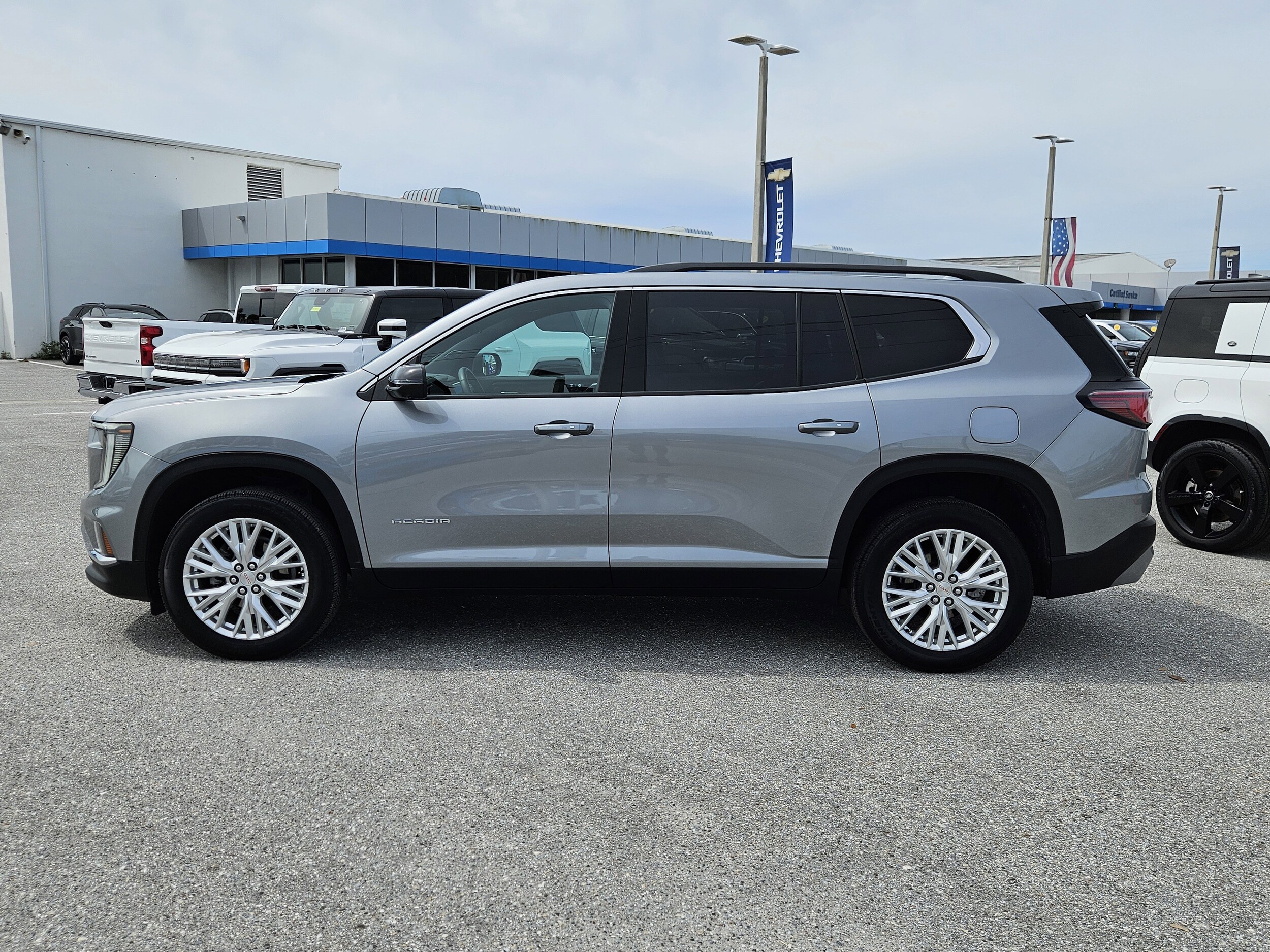 2024 Gmc Acadia Elevation photo 2
