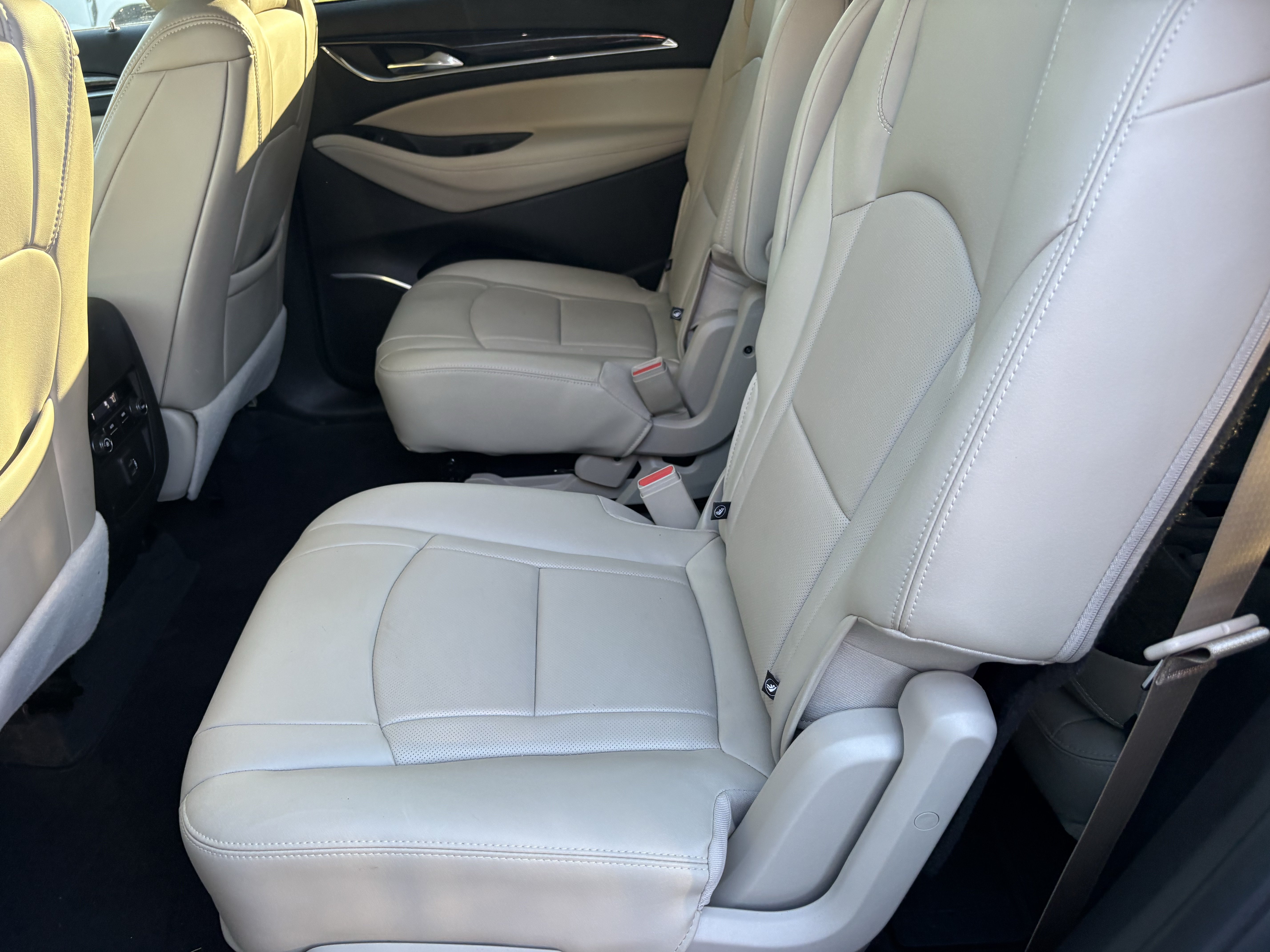 2021 Buick Enclave Essence - Photo 9