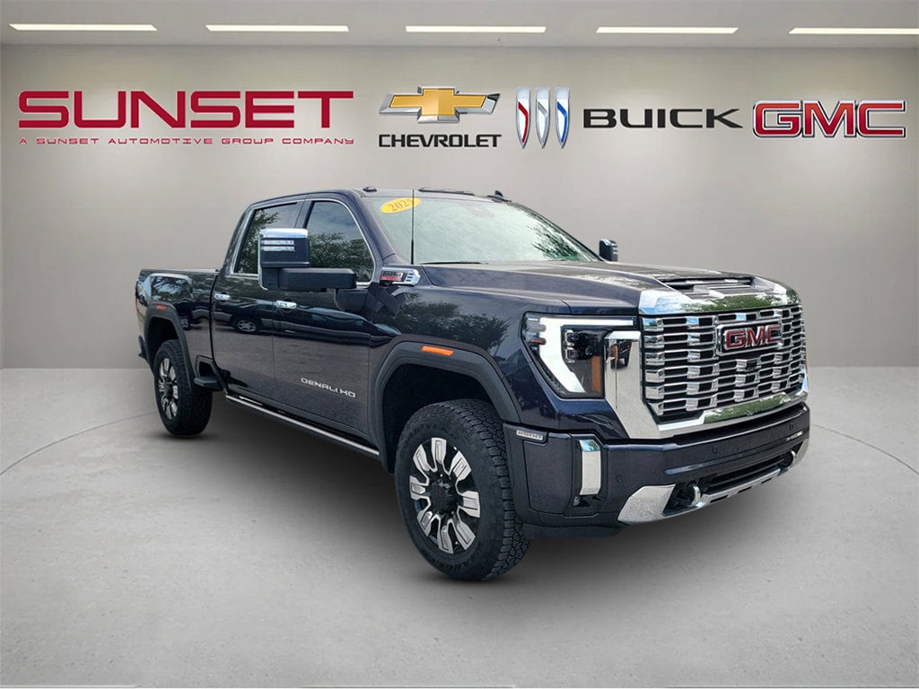 2025 GMC Sierra 4WD Crew Cab Standard Box Denali's photo