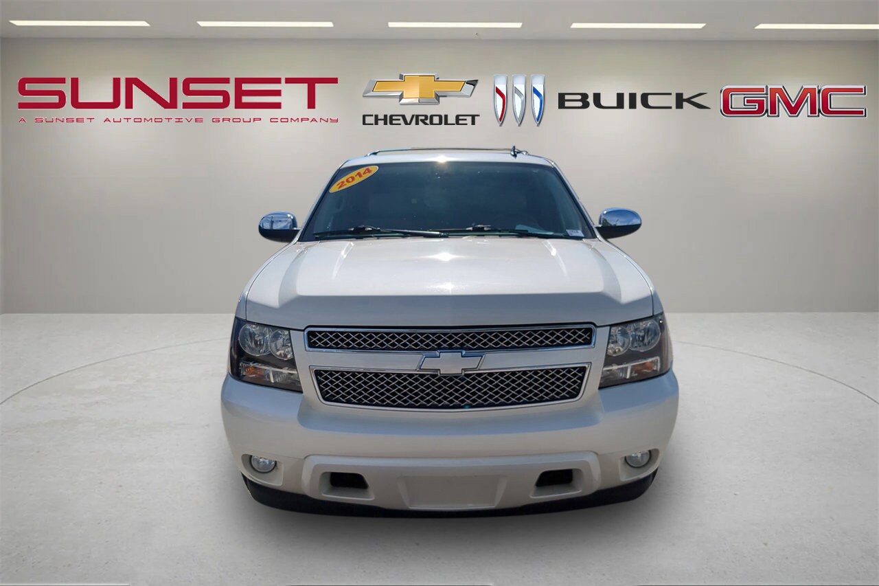 2014 Chevrolet Tahoe LTZ photo 2