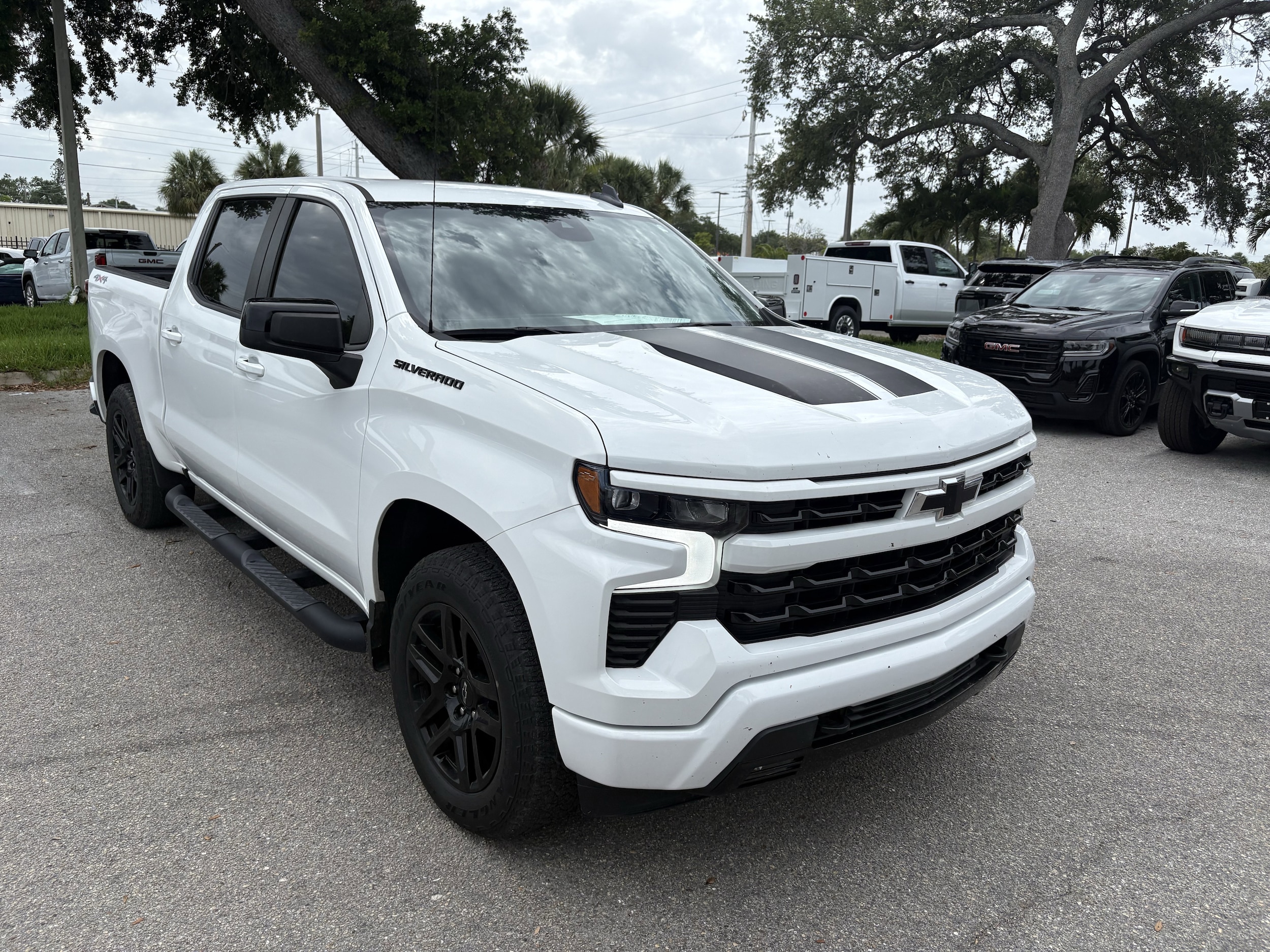 2023 Chevrolet Silverado 1500 RST 4X4 Crew Cab Short Box's photo
