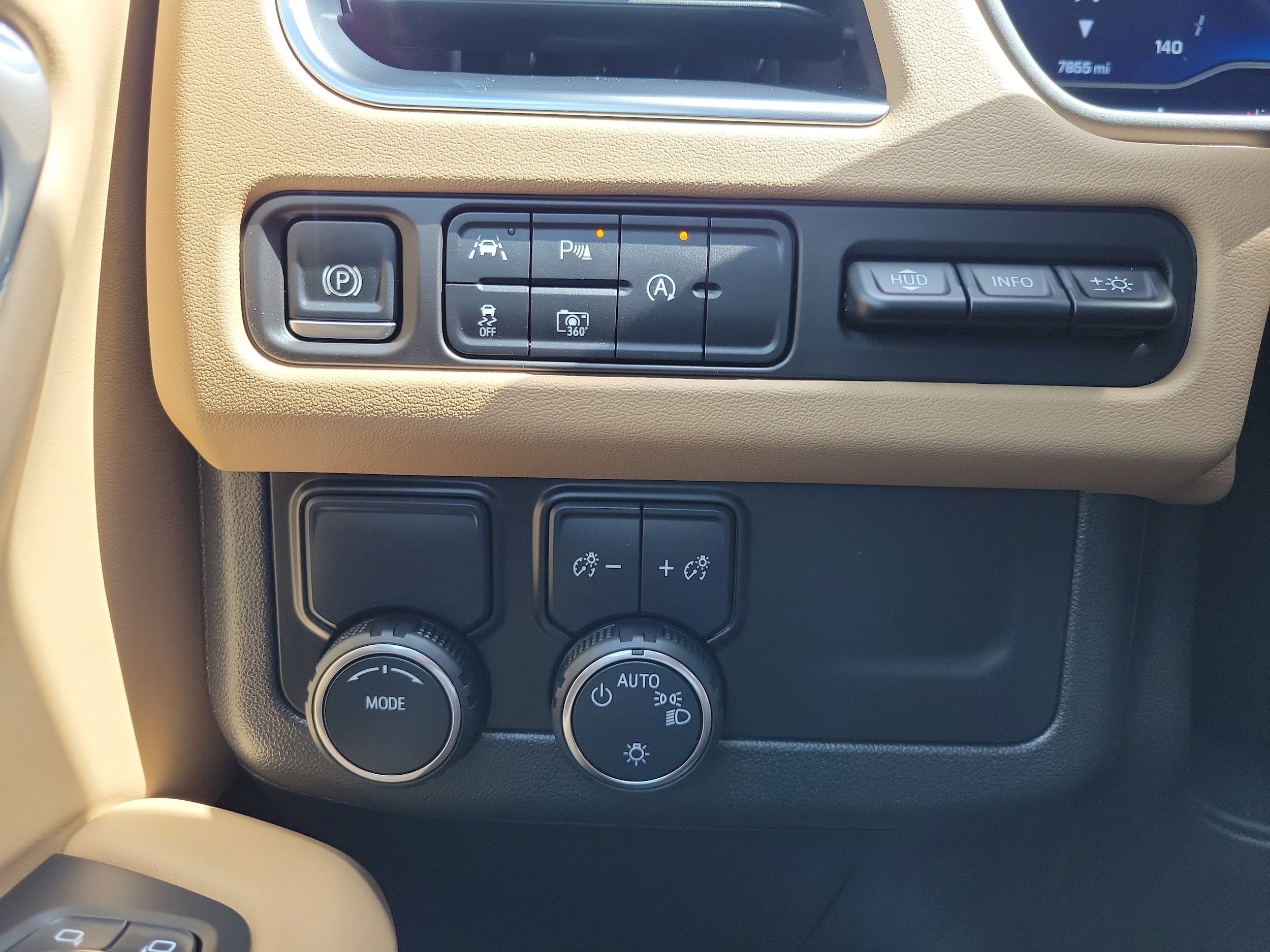 2024 Chevrolet Suburban Premier - Photo 26