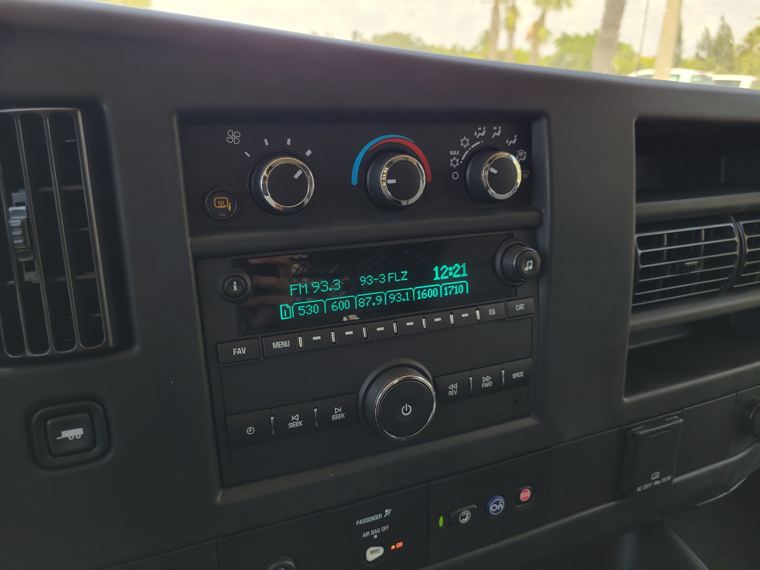 2025 Chevrolet Express Cargo Work Van - Photo 16