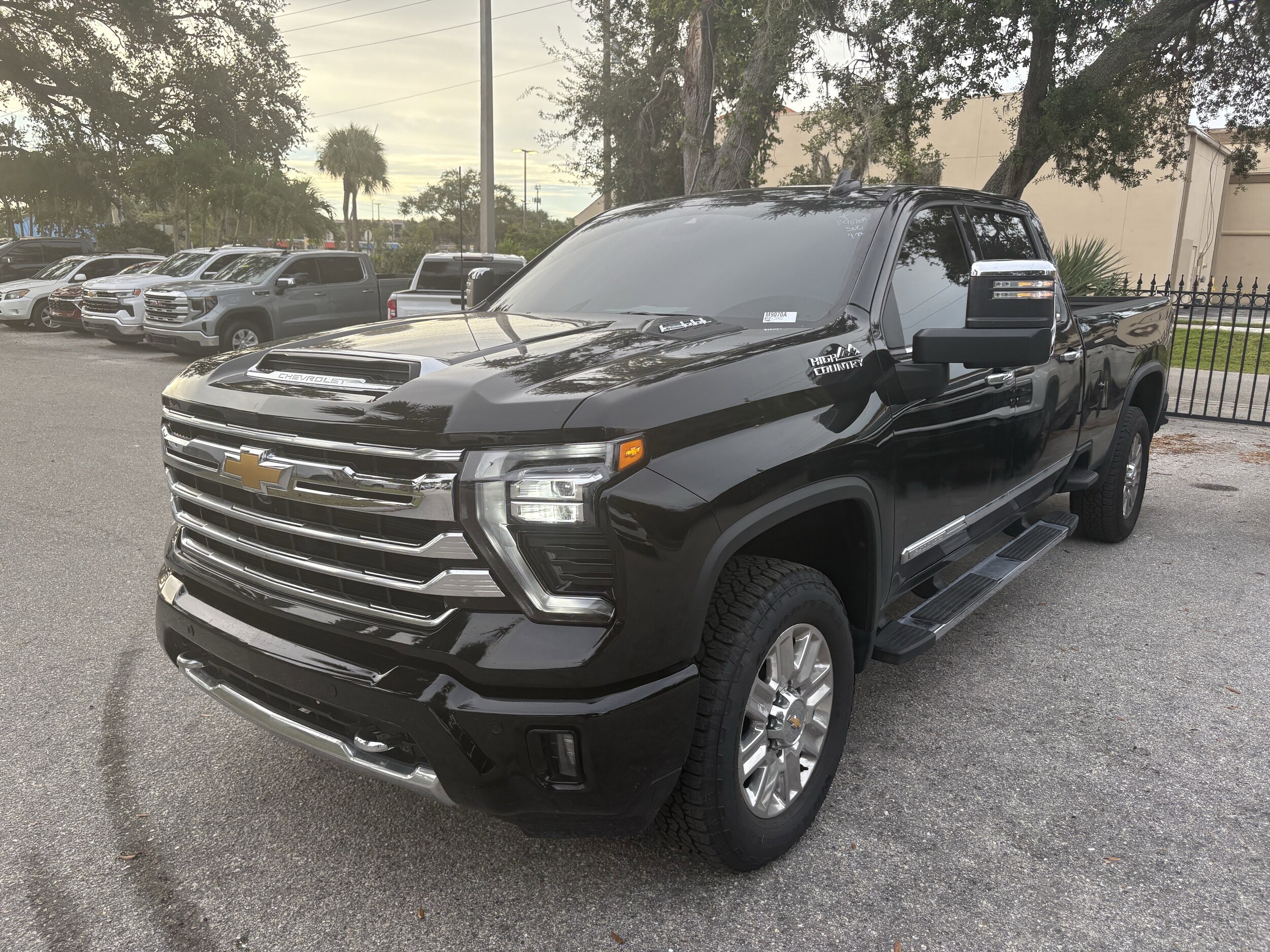 2025 Chevrolet Silverado 2500HD High Country photo 2