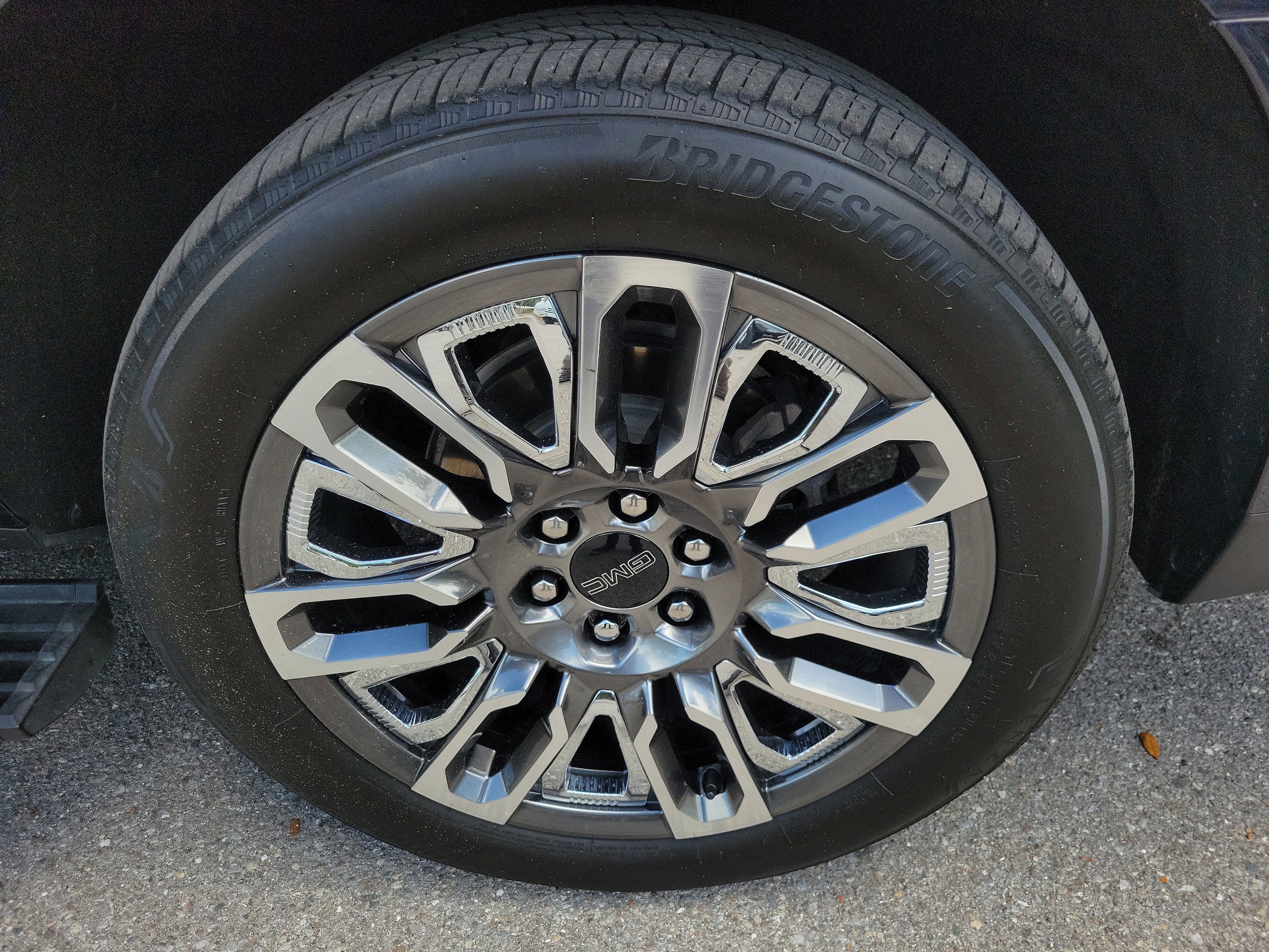 2023 GMC Yukon Denali Ultimate - Photo 32