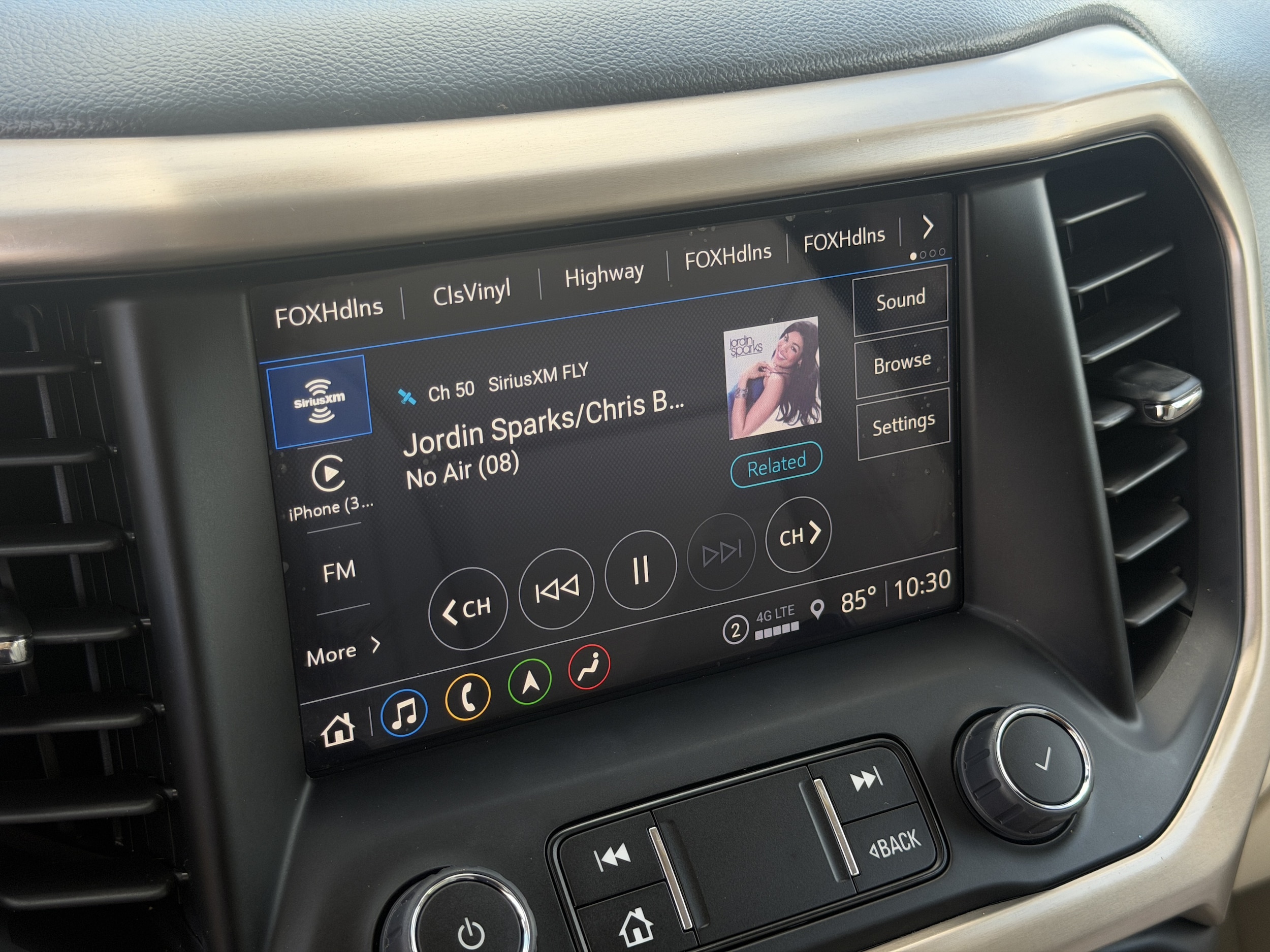 2023 GMC Acadia Denali - Photo 25