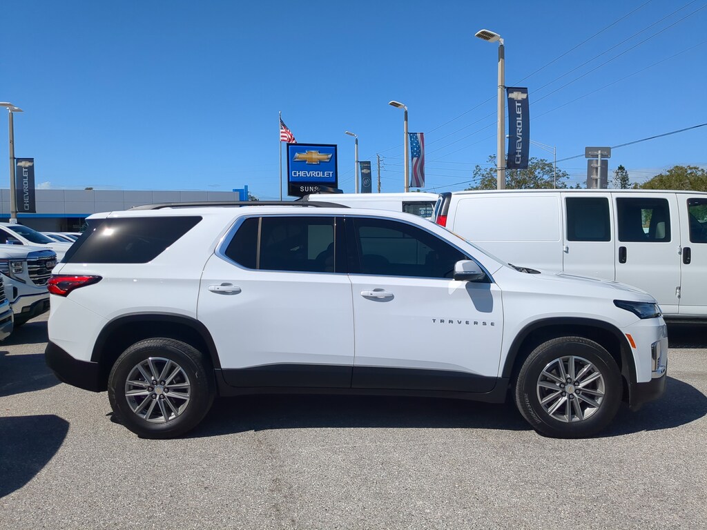 Used 2024 Chevrolet Traverse Limited LT Cloth SUV