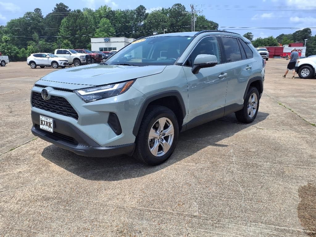 Used 2022 Toyota RAV4 XLE with VIN 2T3P1RFV1NW298709 for sale in Grenada, MS