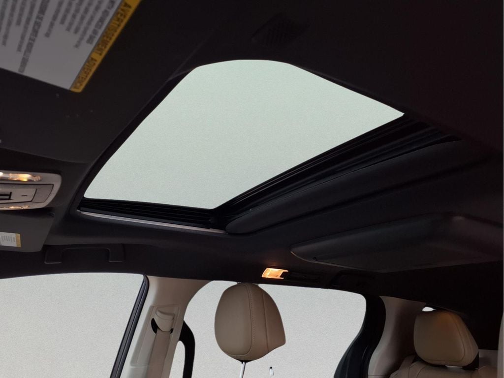 2024 Toyota Sienna Limited - Photo 17