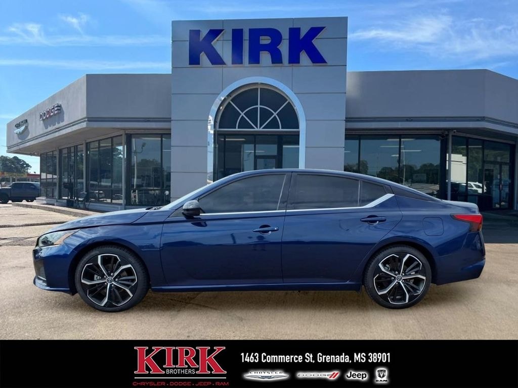 Used 2024 Nissan Altima 2.5 SR Sedan