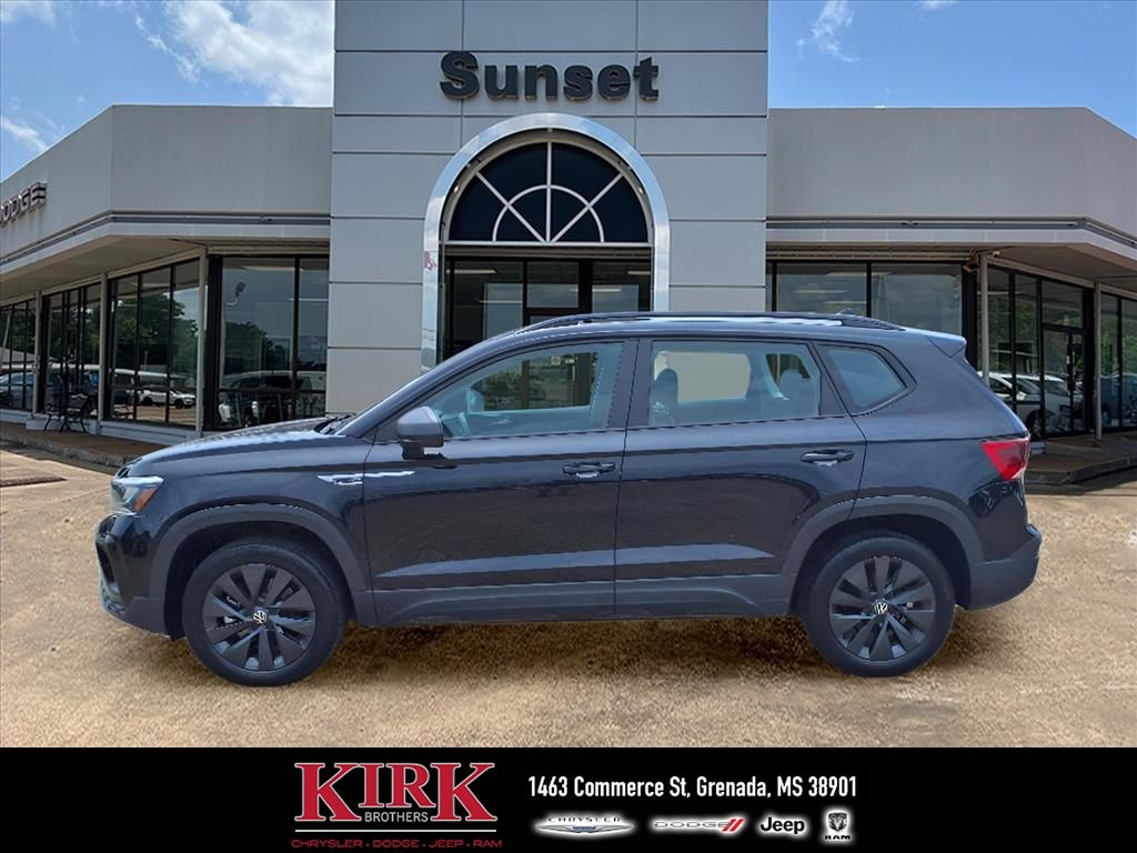 2024 Volkswagen Taos S's photo