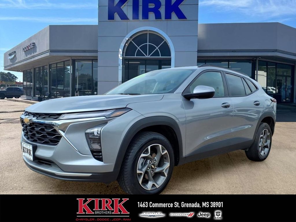 2025 Chevrolet Trax LT's photo
