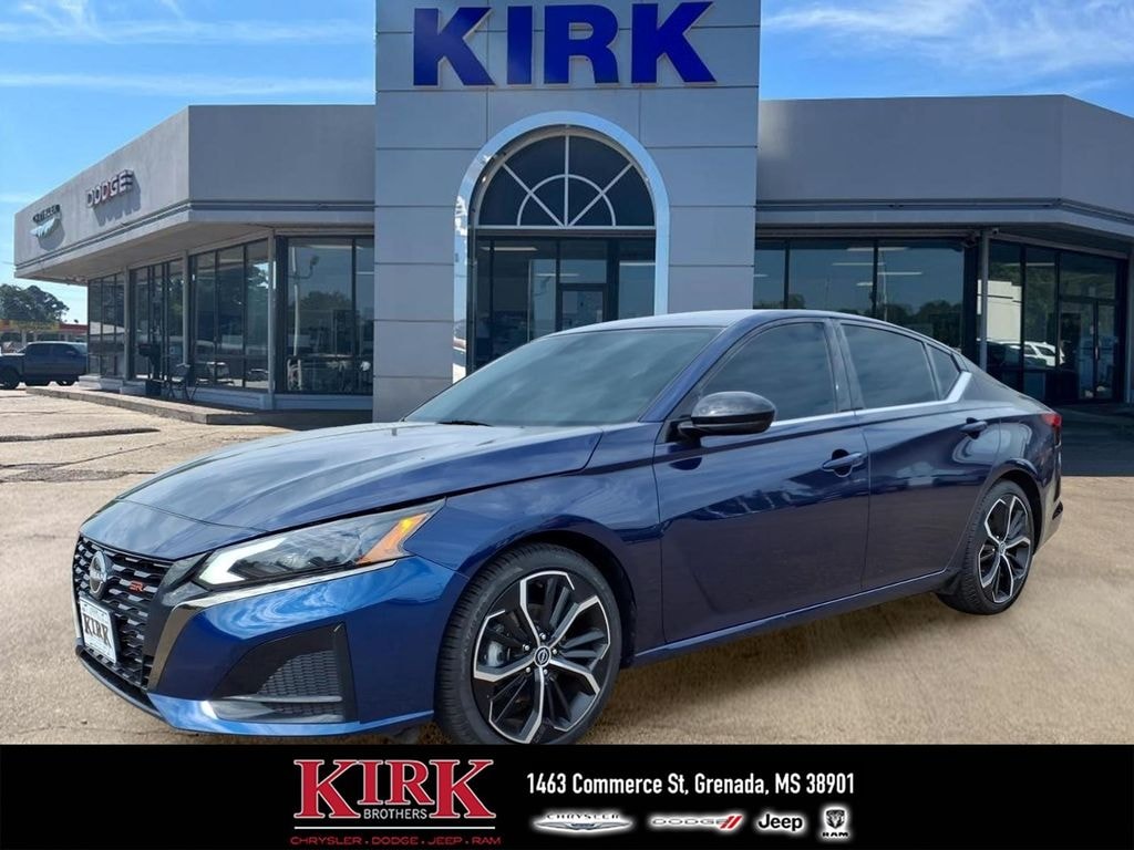 Used 2024 Nissan Altima 2.5 SR Sedan