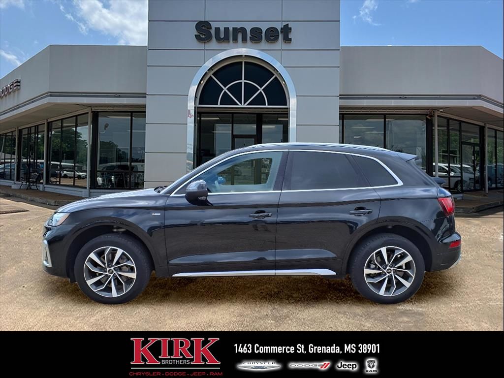 2024 Audi Q5 Premium Plus's photo