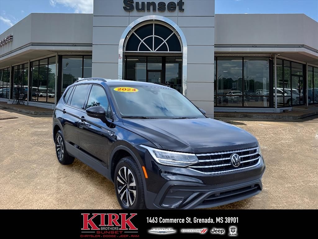 2024 Volkswagen Tiguan Sport photo 3