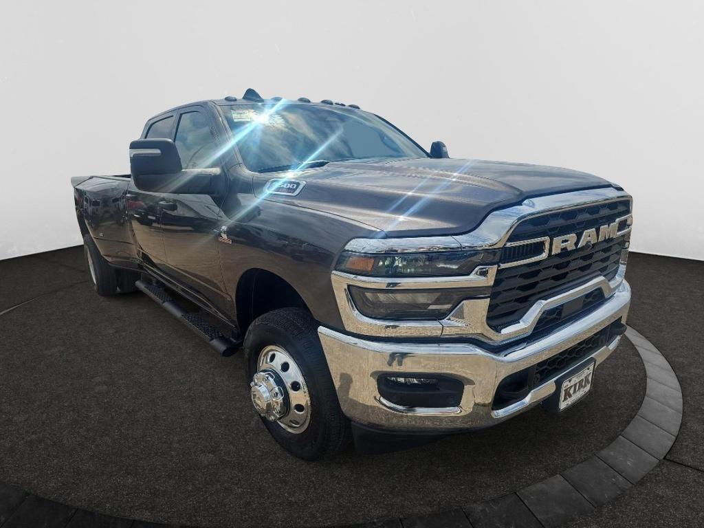 2025 Ram 3500 Tradesman photo 3