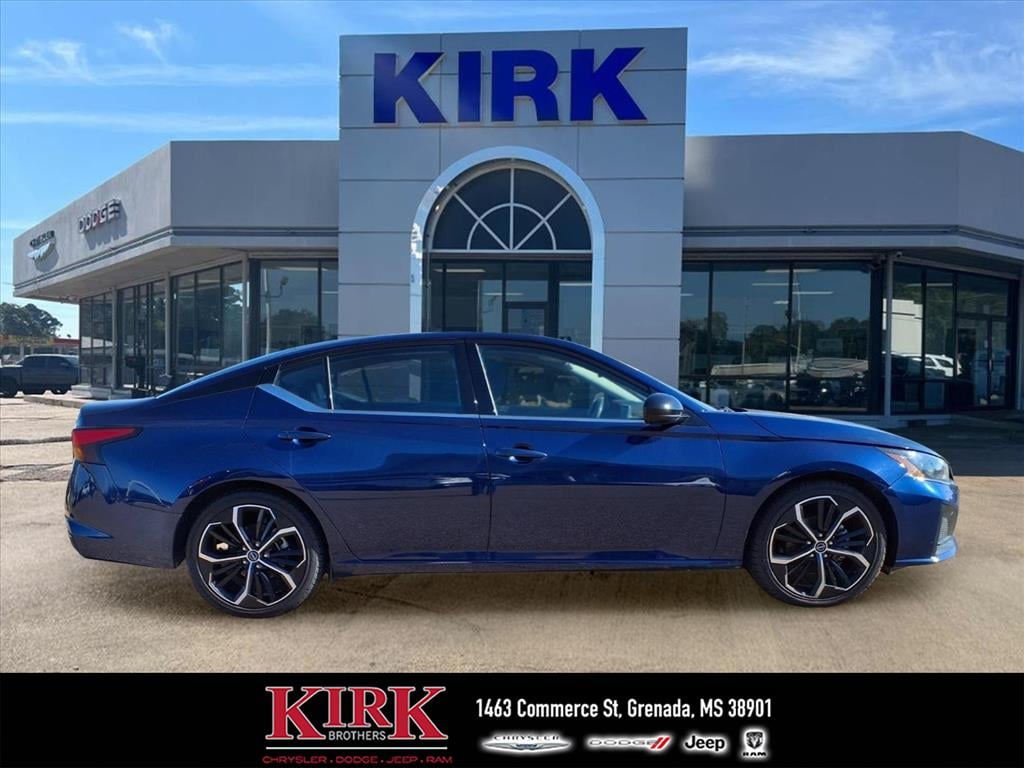 Used 2024 Nissan Altima 2.5 SR Sedan