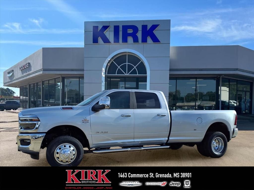 2026 RAM Ram 3500 Pickup Laramie's photo