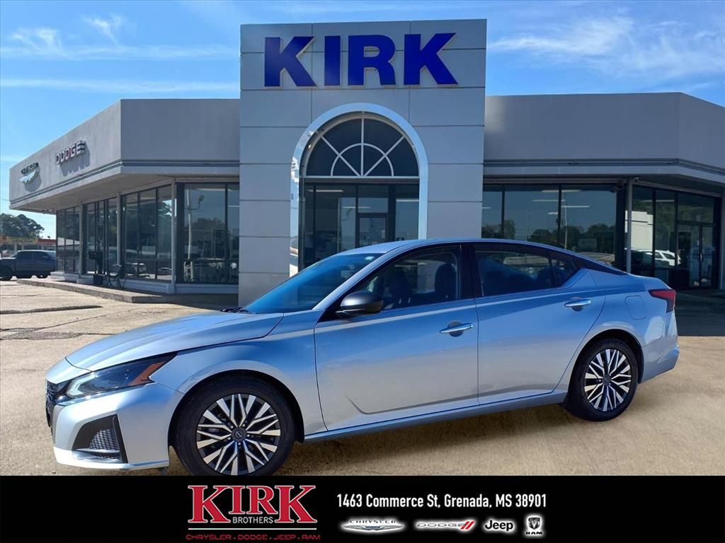 2024 Nissan Altima SV's photo