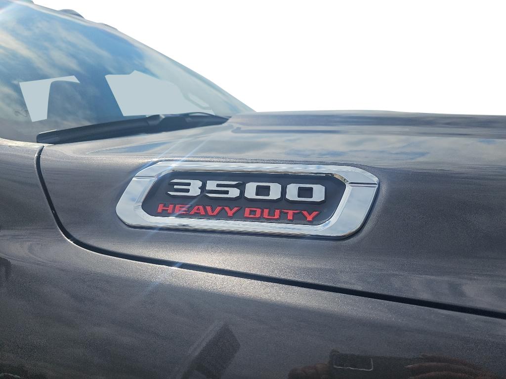 2025 Ram 3500 Tradesman photo 4