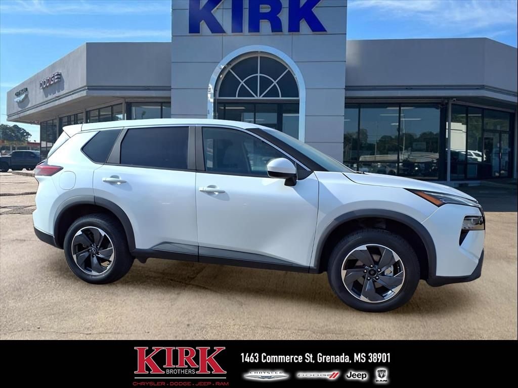 Used 2024 Nissan Rogue SV Sport Utility