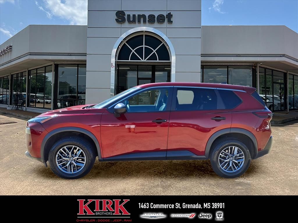 2023 Nissan Rogue S's photo