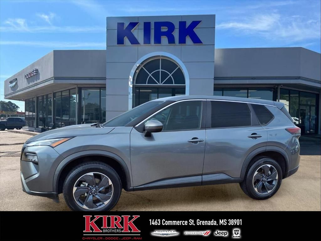 2024 Nissan Rogue SV's photo