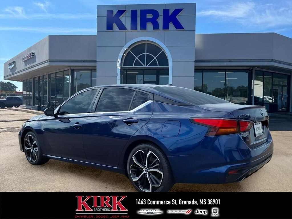 Used 2024 Nissan Altima 2.5 SR Sedan