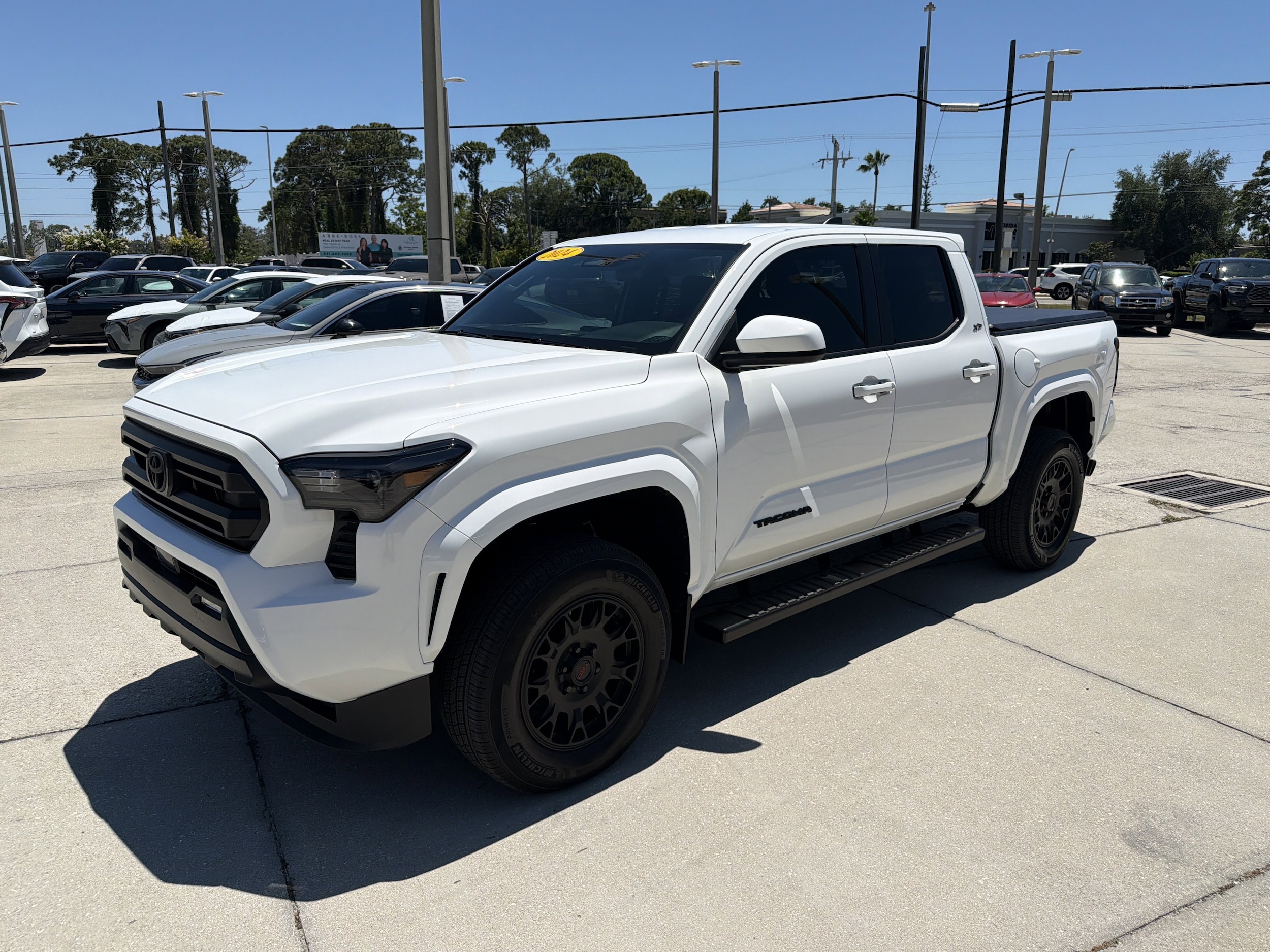 2024 Toyota Tacoma SR5 - Photo 8
