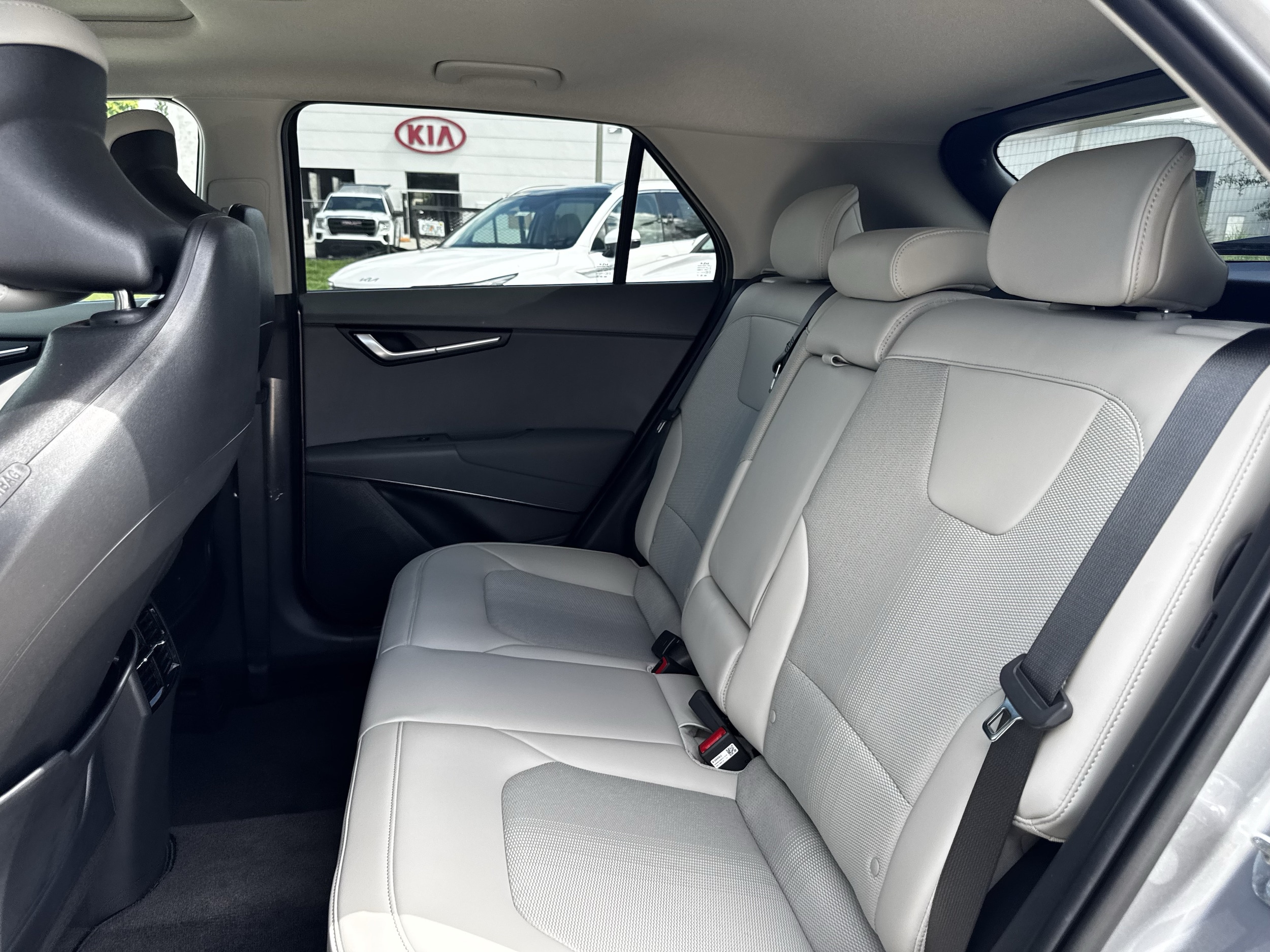 2026 Kia Niro EX - Photo 16