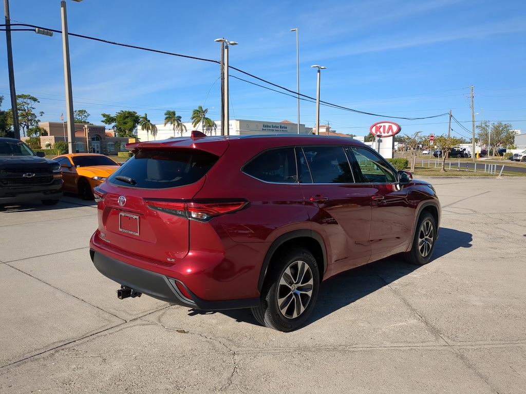 Used 2020 Toyota Highlander XLE SUV
